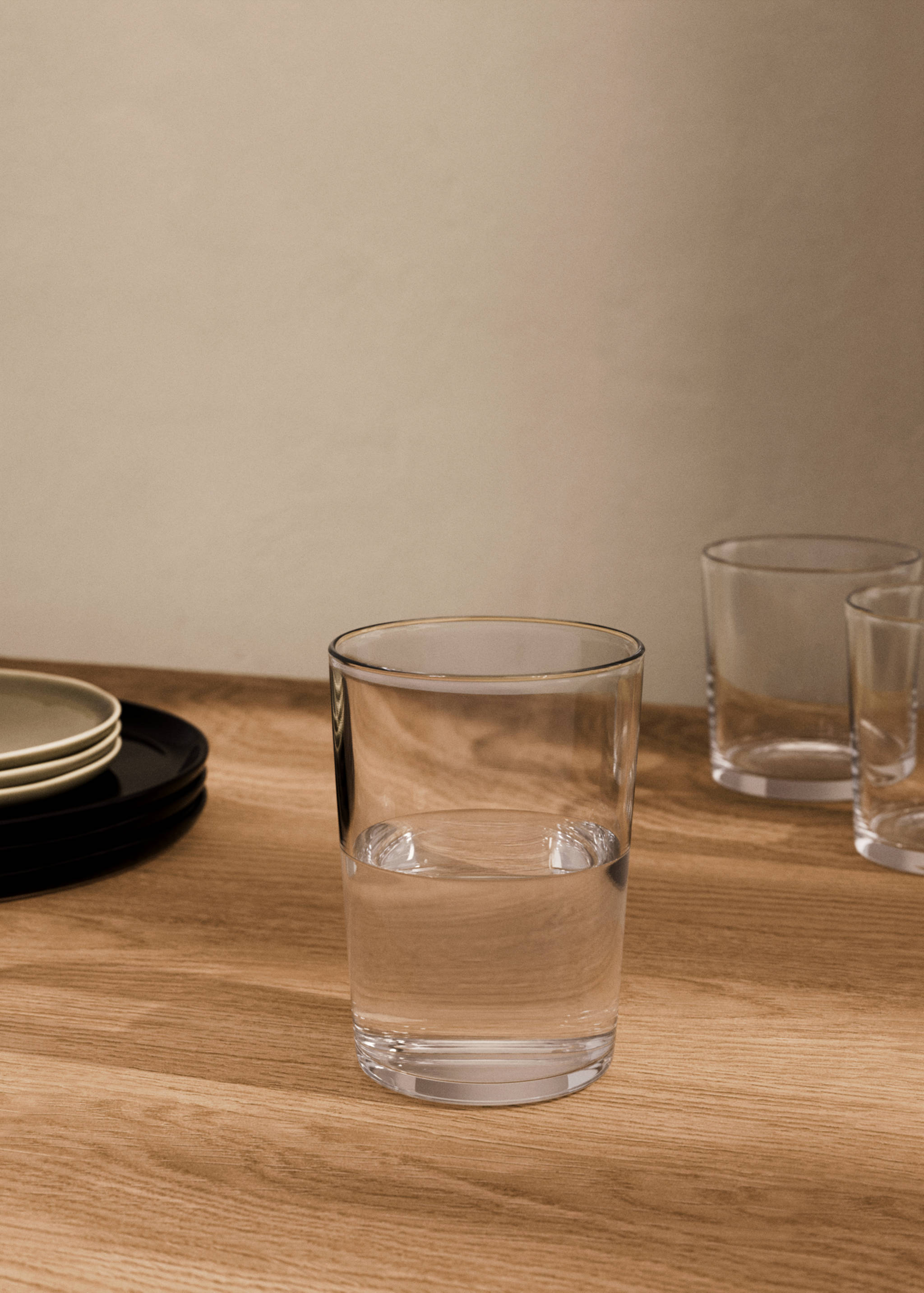 Medium glass with plain design - General plane