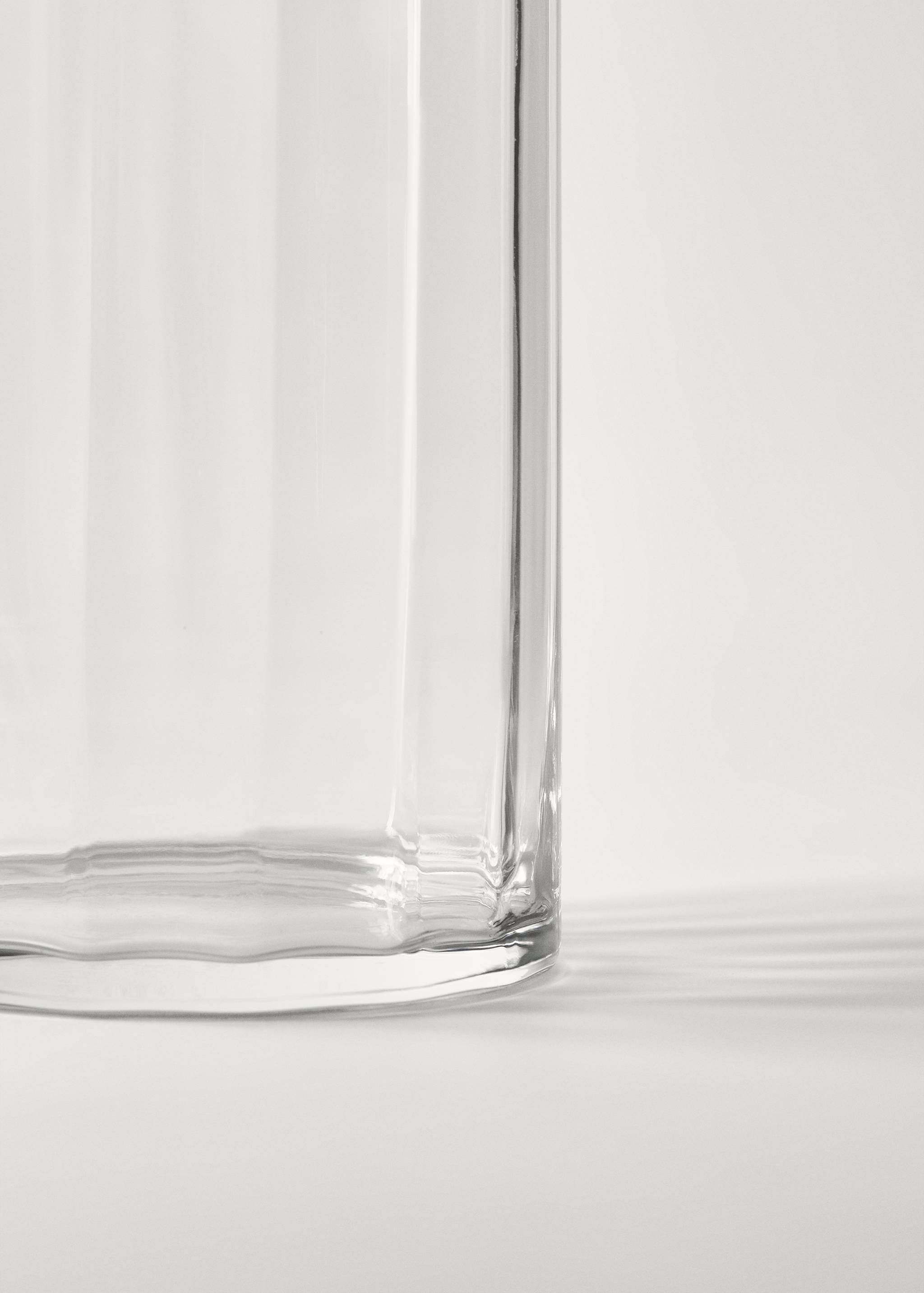 Hand-blown glass vase with large stripes - Details of the article 2