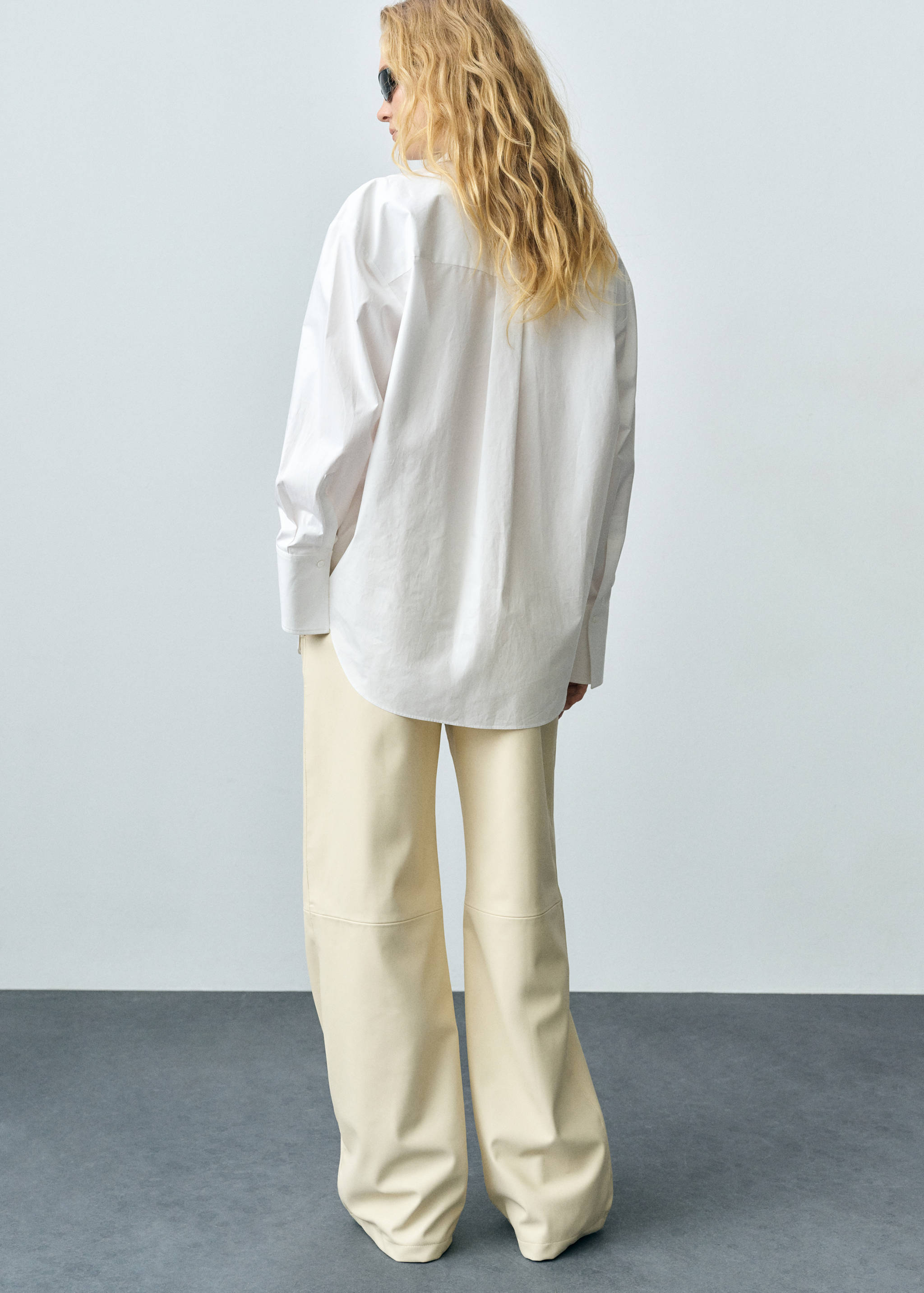 Oversize cotton shirt - Reverse of the article