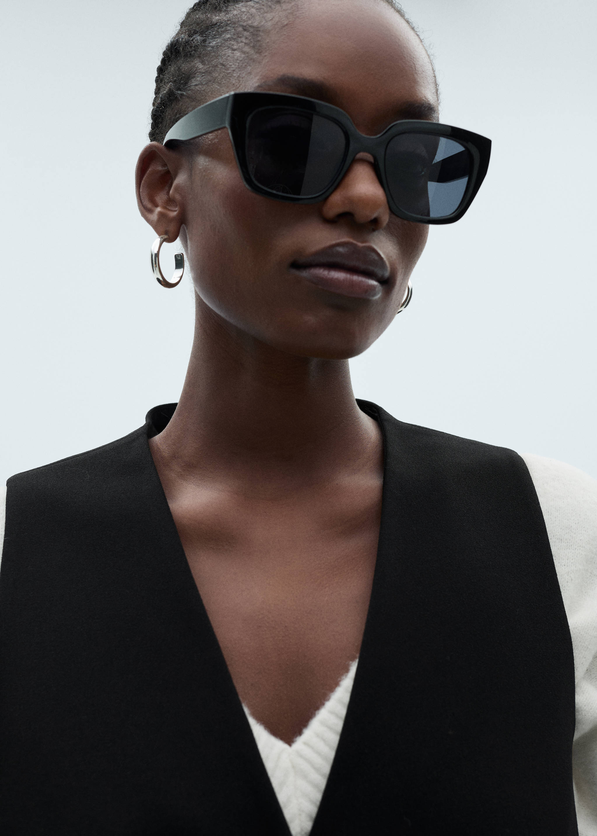 Suit waistcoat with buttons - Details of the article 4