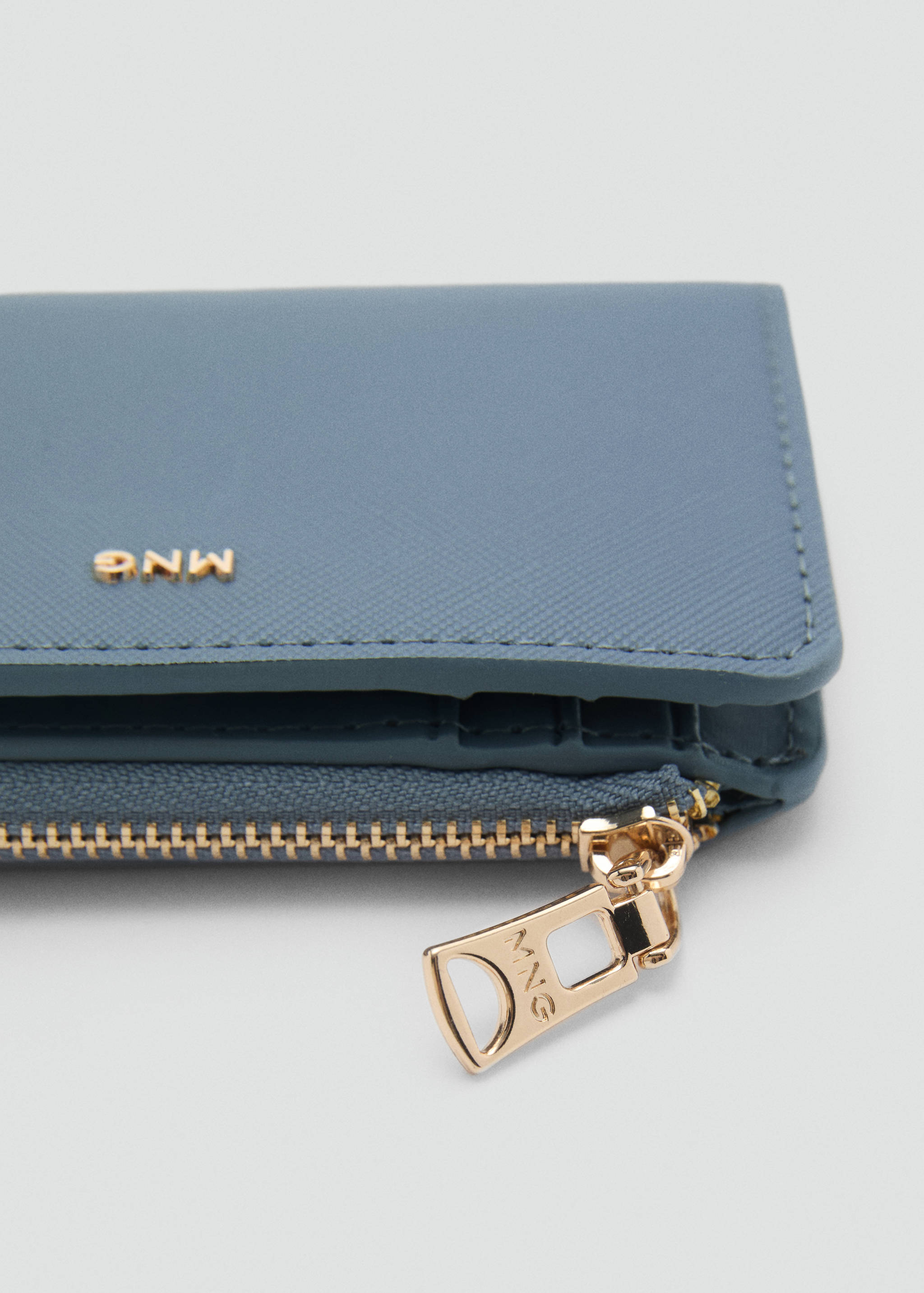 Saffiano-effect folded wallet - Details of the article 1