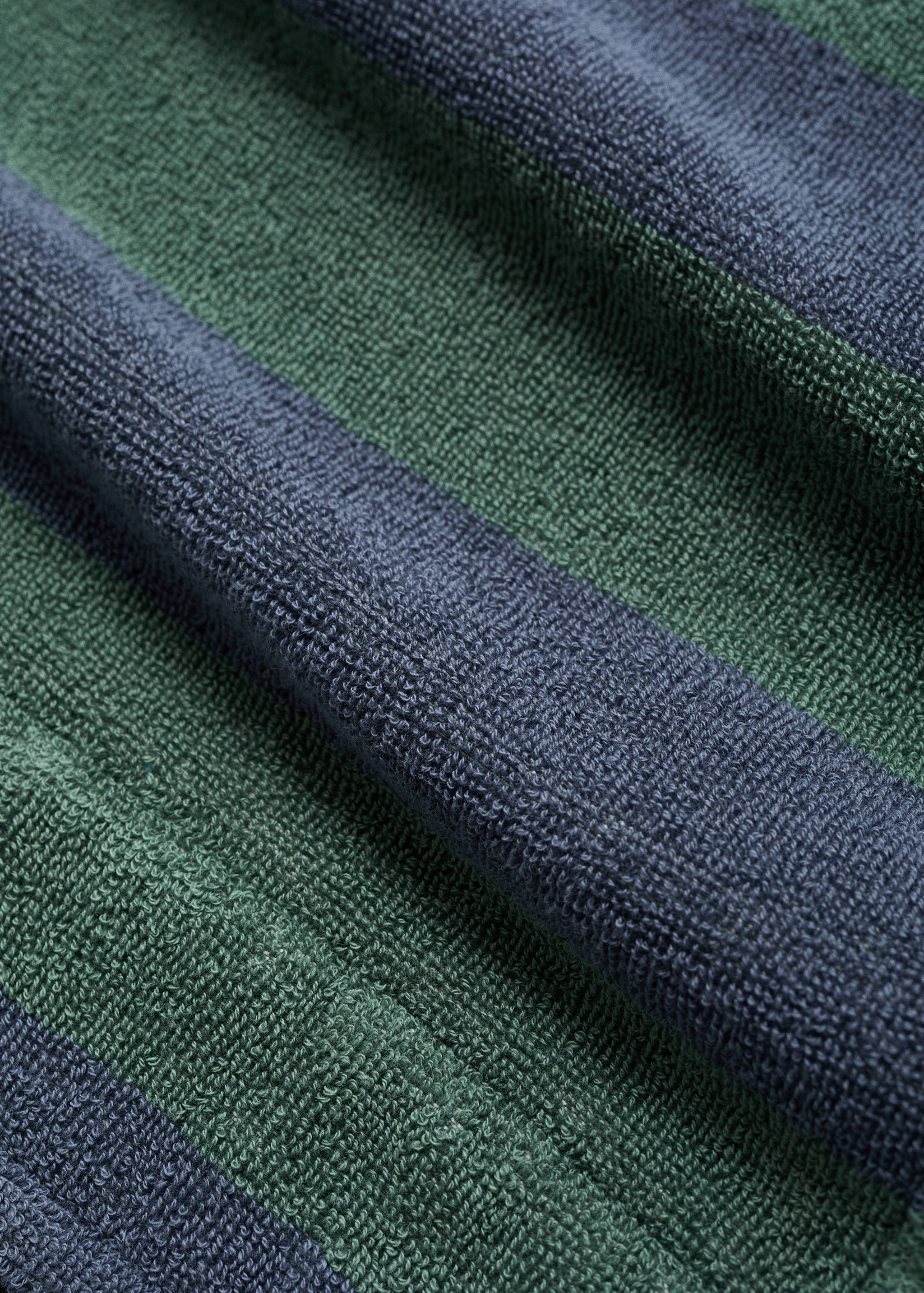 Two-tone striped bathrobe - Details of the article 3