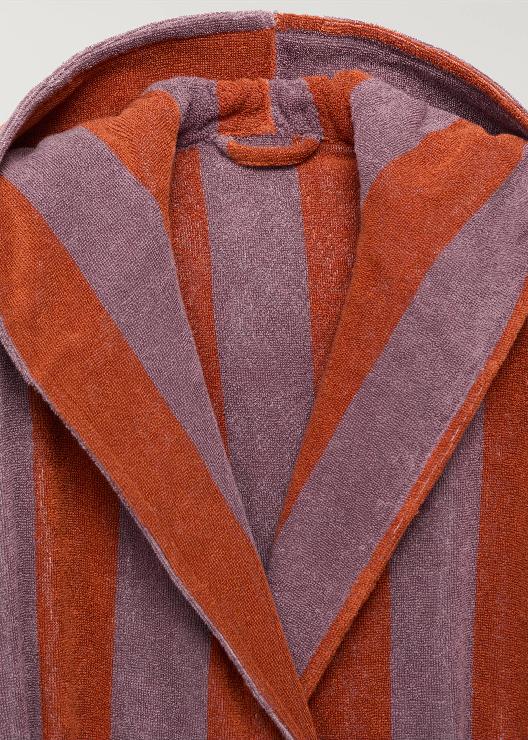 Albornoz raya bicolor - Detalle del artículo 2, Rosa geranio. Ref: 87063296-00.