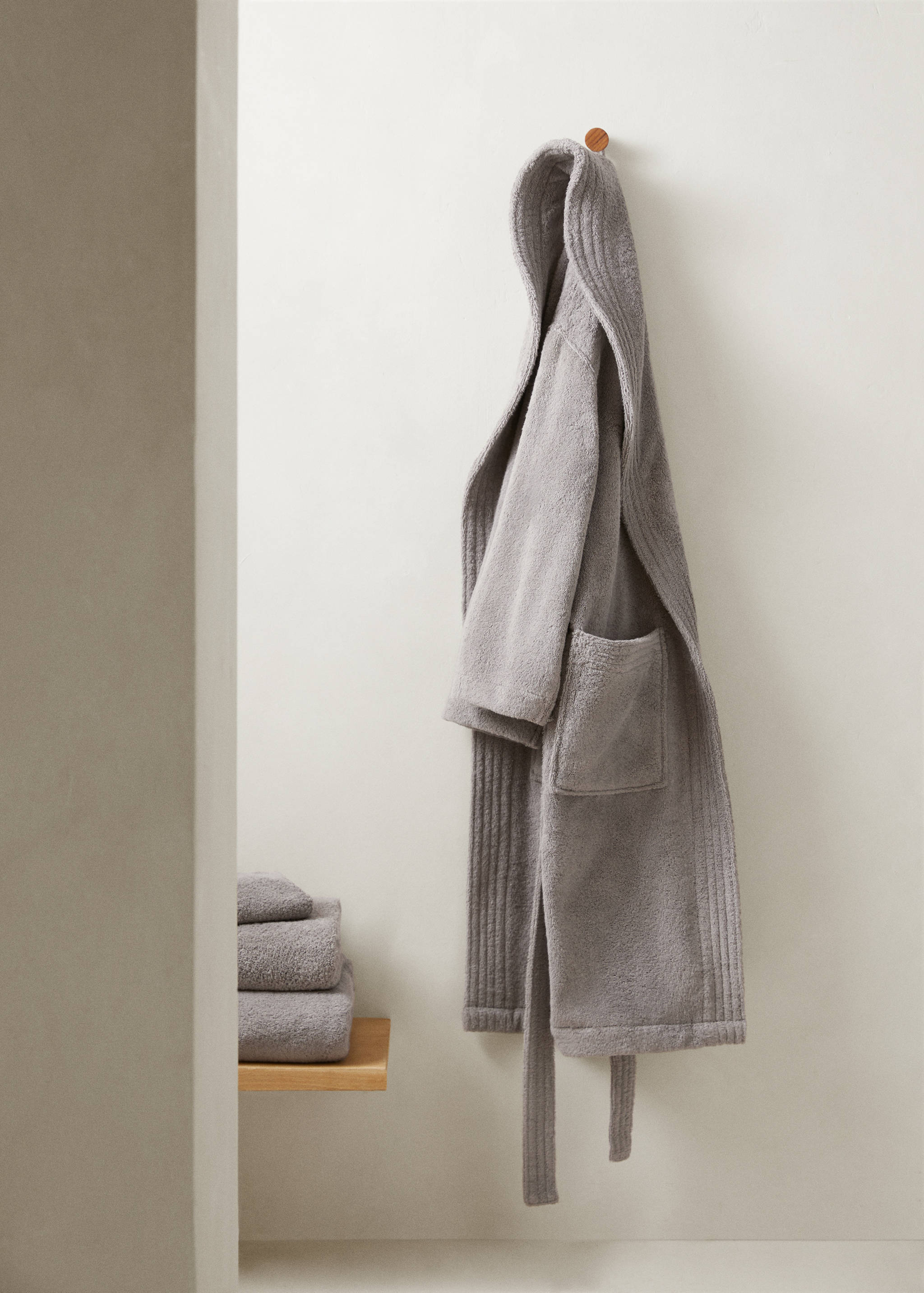Soft cotton bathrobe - General plane