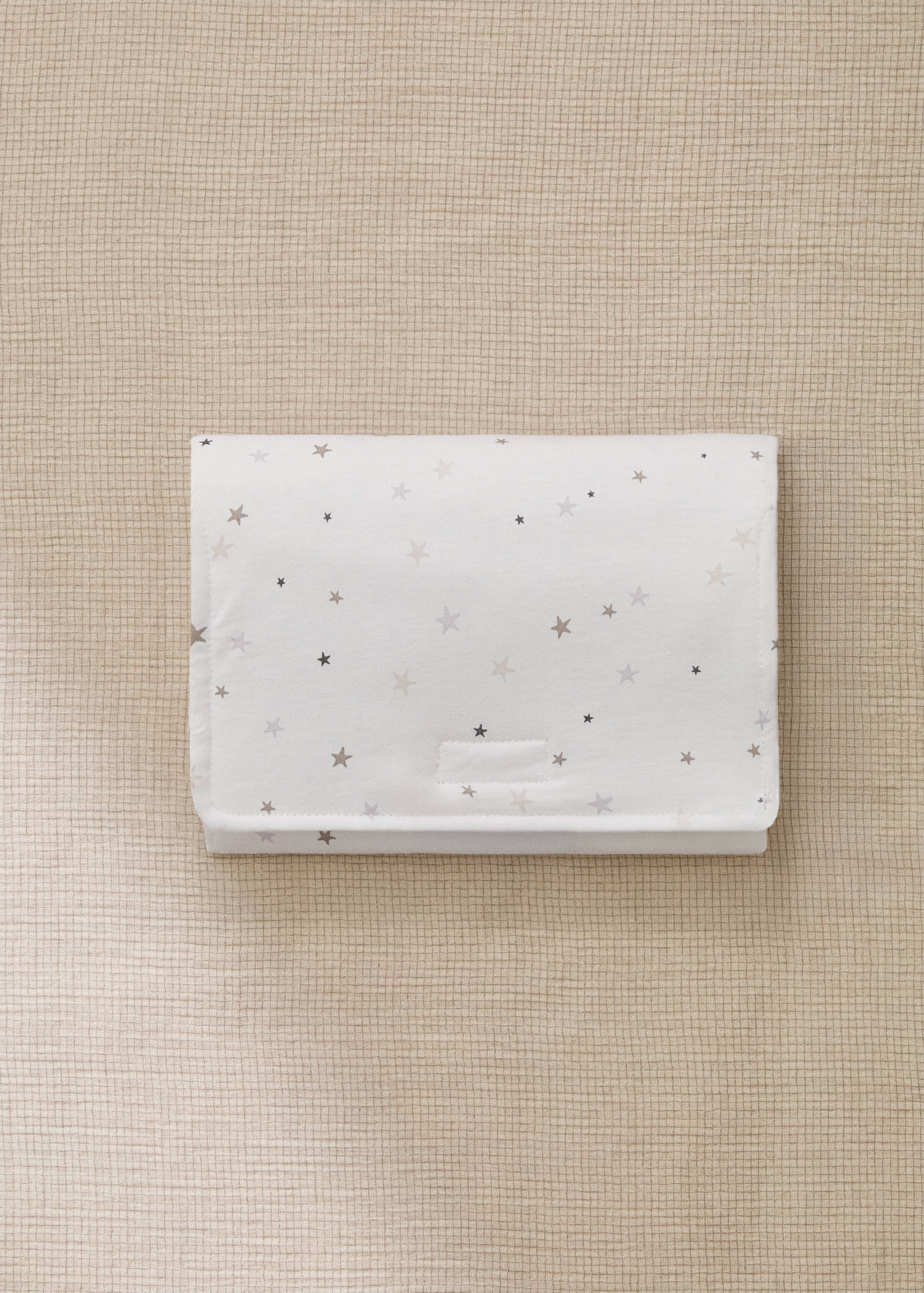 Canviador nadó brodat estrelles - Pla general