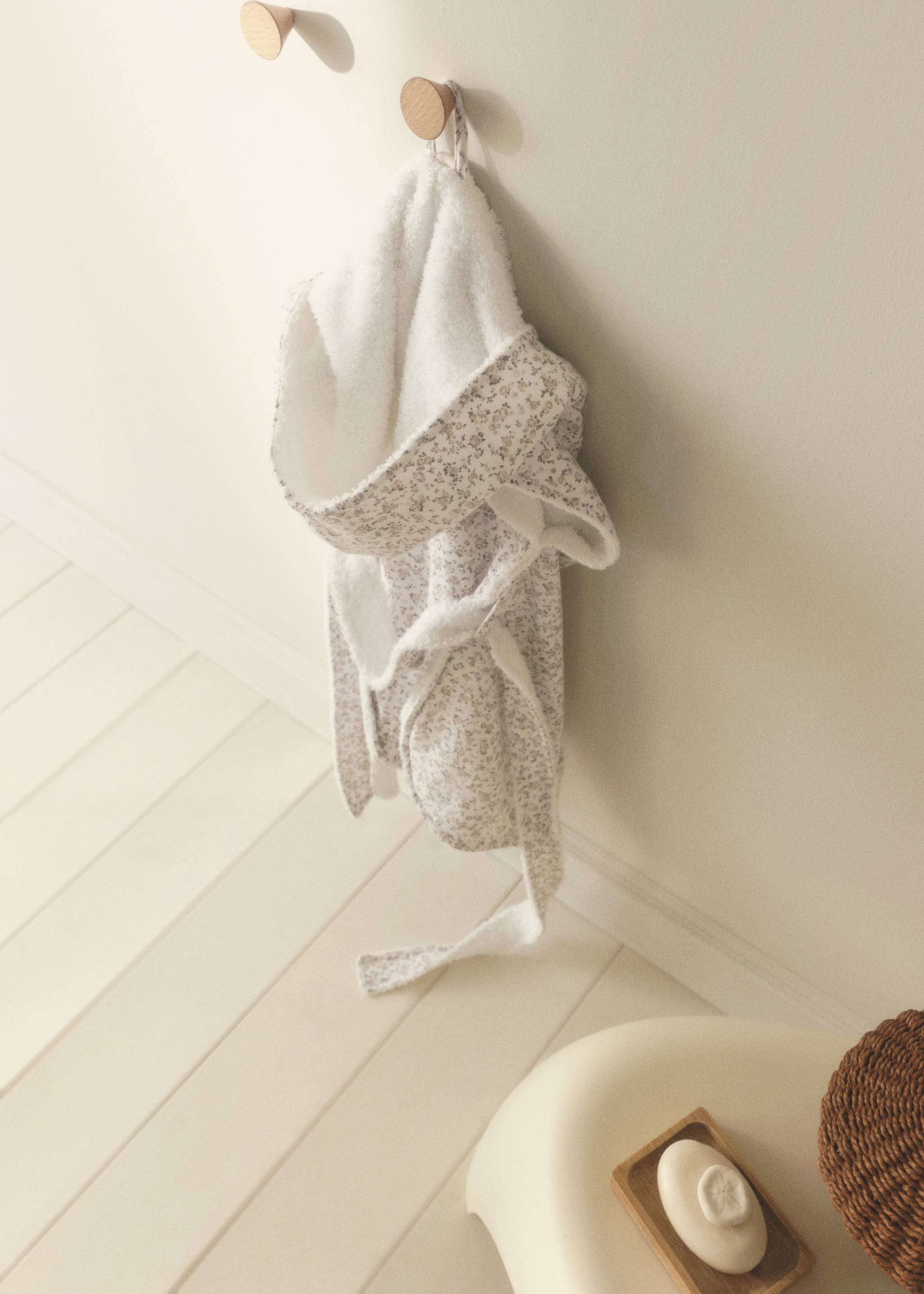 Children’s bathrobe with mini-flower print - Details of the article 6