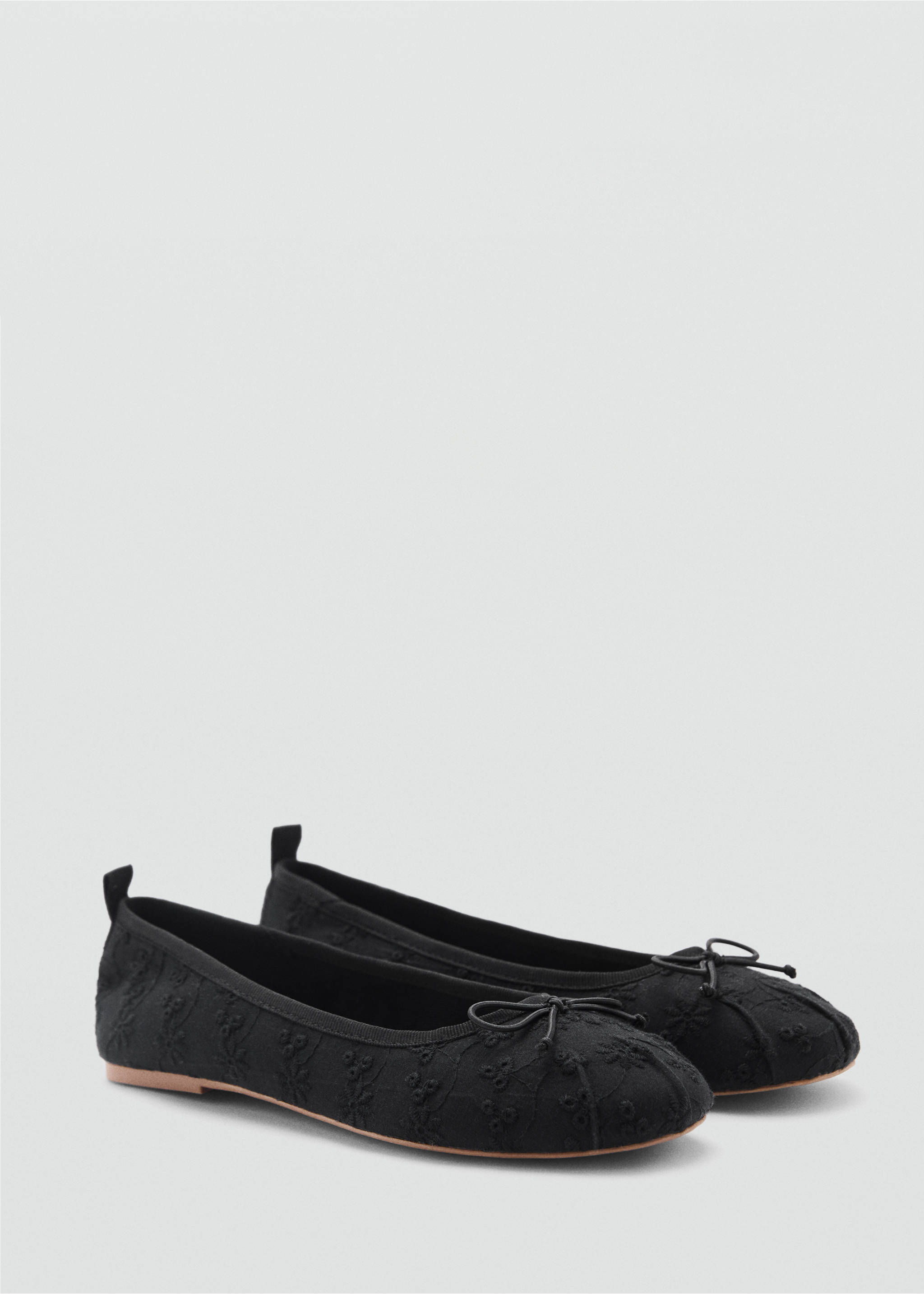 Embroidered ballet flats with bow - Medium plane, Black. Ref: 87063640-00.