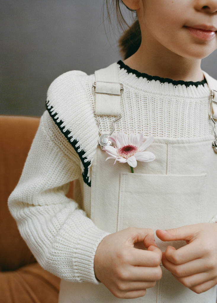 Short denim pinafore — Ecru