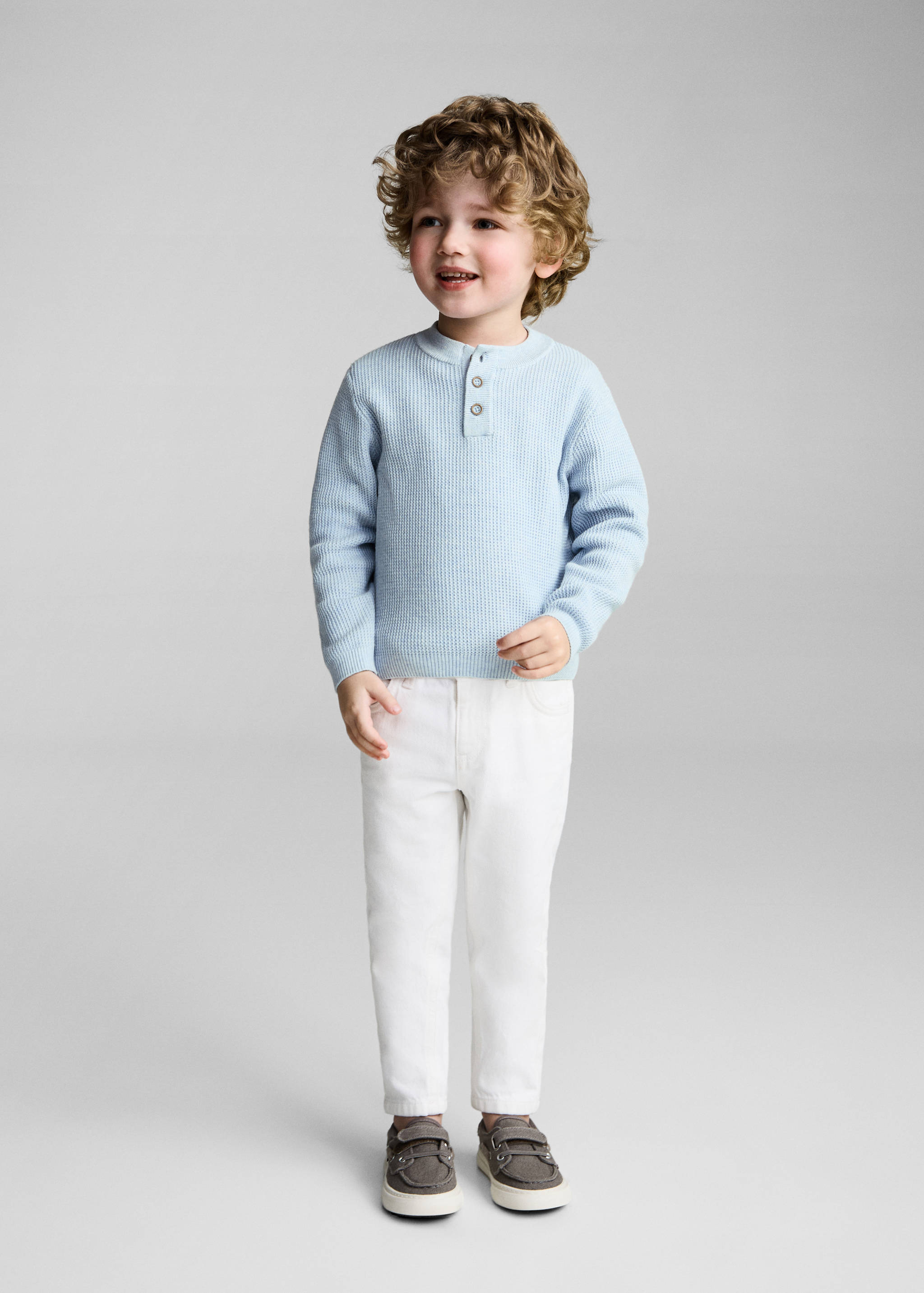 Knitted cotton sweater - General plane