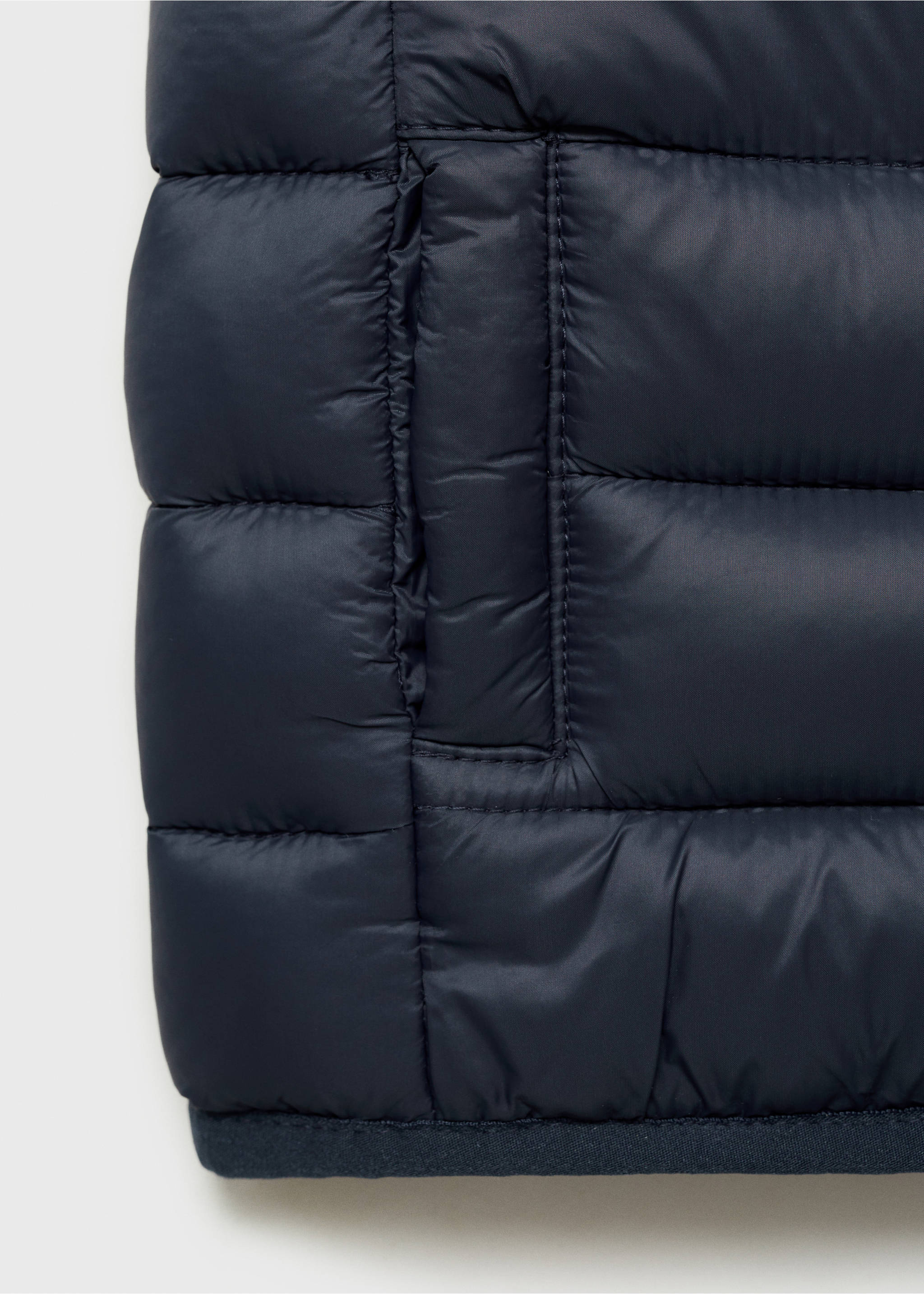 Quilted gilet - Details of the article 8, Dark Navy. Ref: 87063651-00.