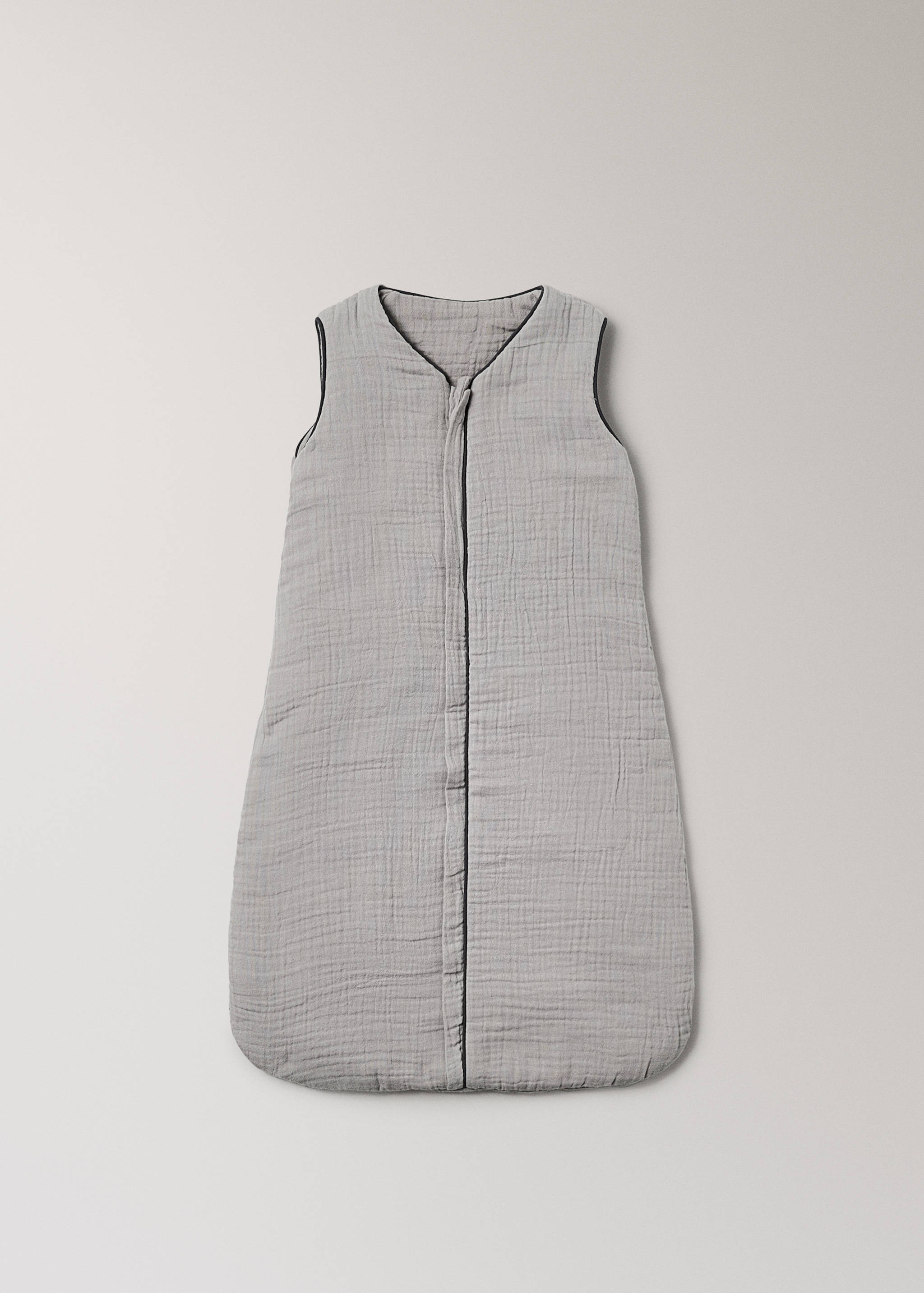 Cotton gauze baby sleeping with contrast piping - Article without model