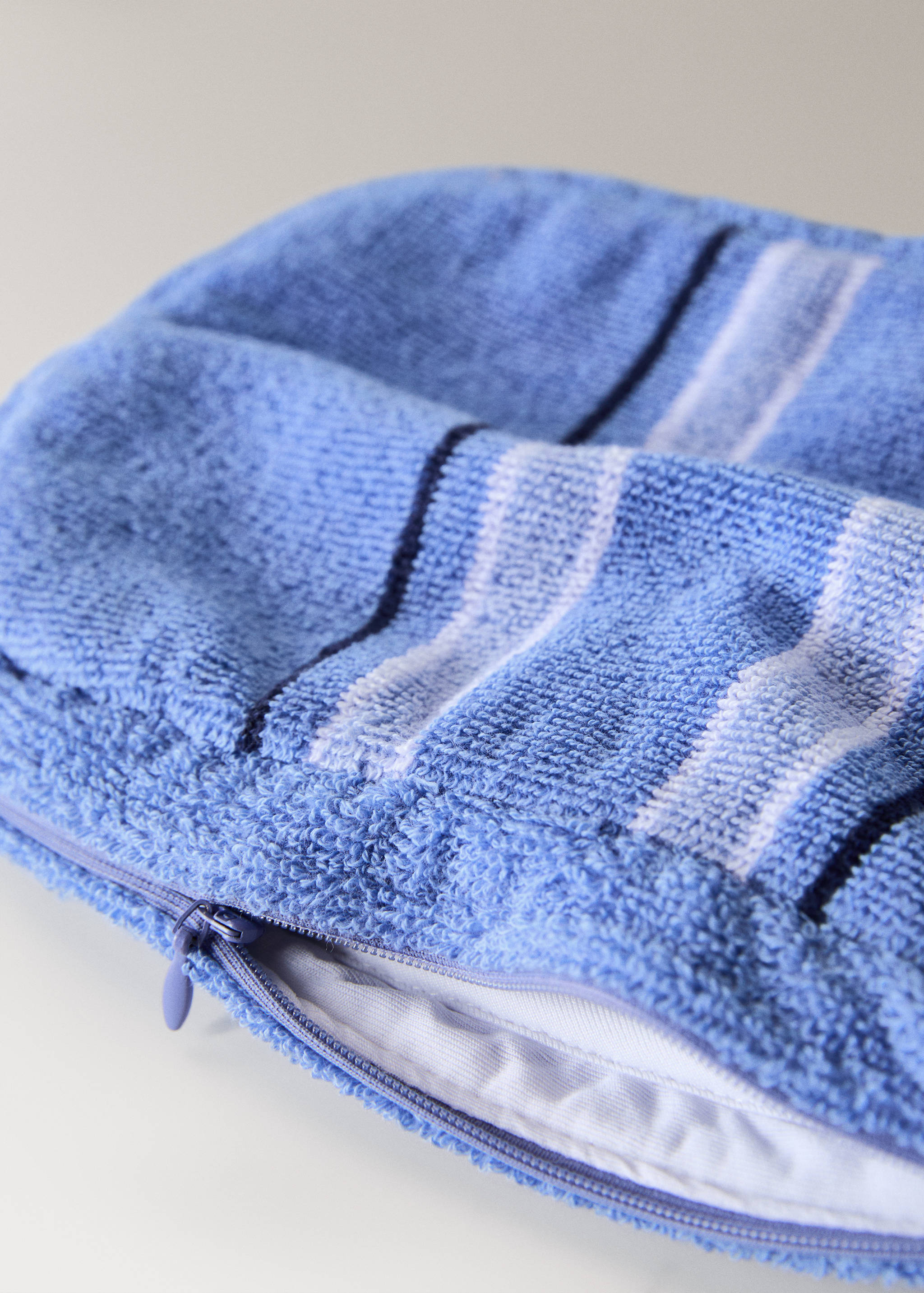 Multi-striped towel-effect cotton cosmetics bag - Details of the article 2
