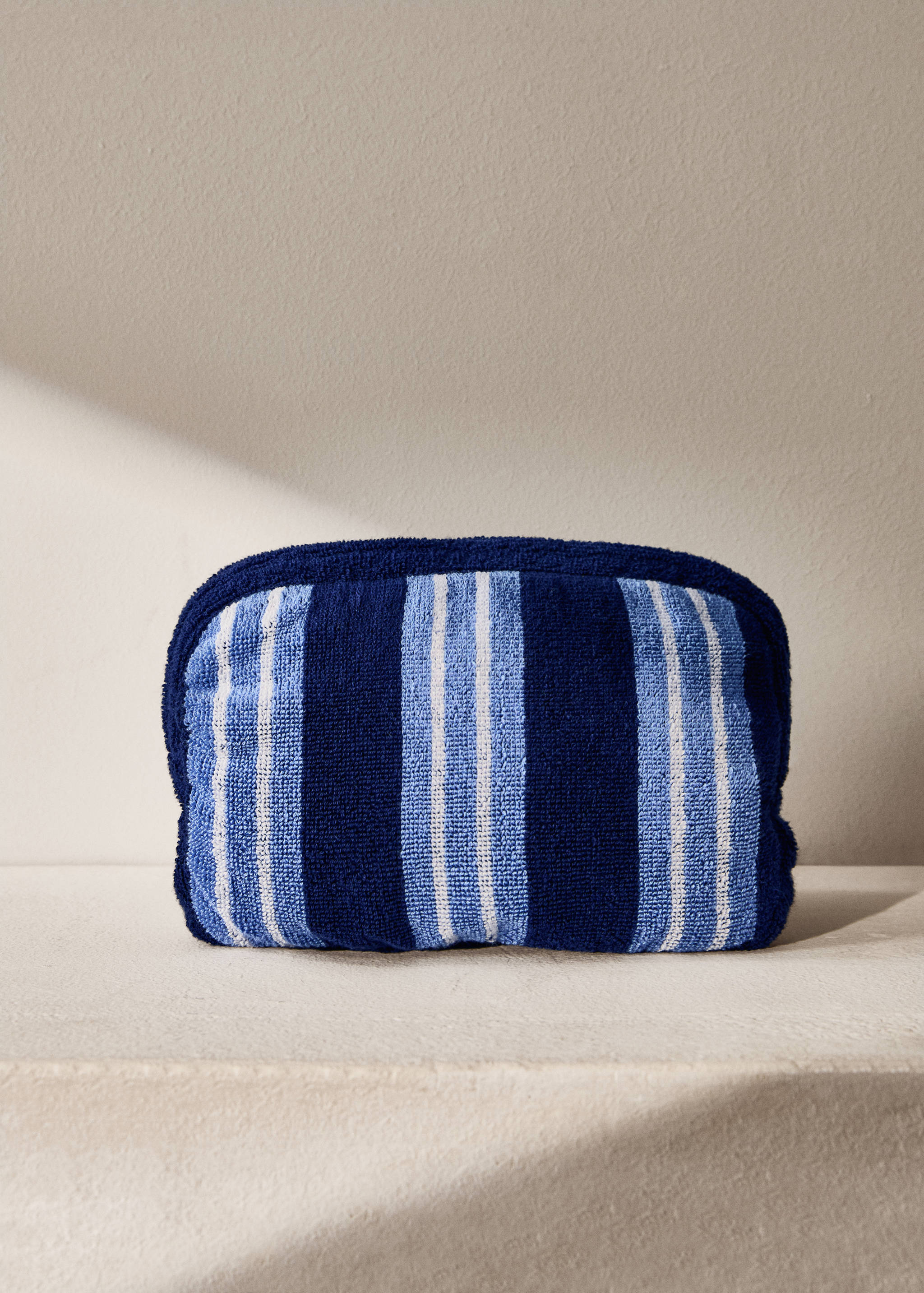 Multi-striped towel-effect cotton cosmetics bag - General plane