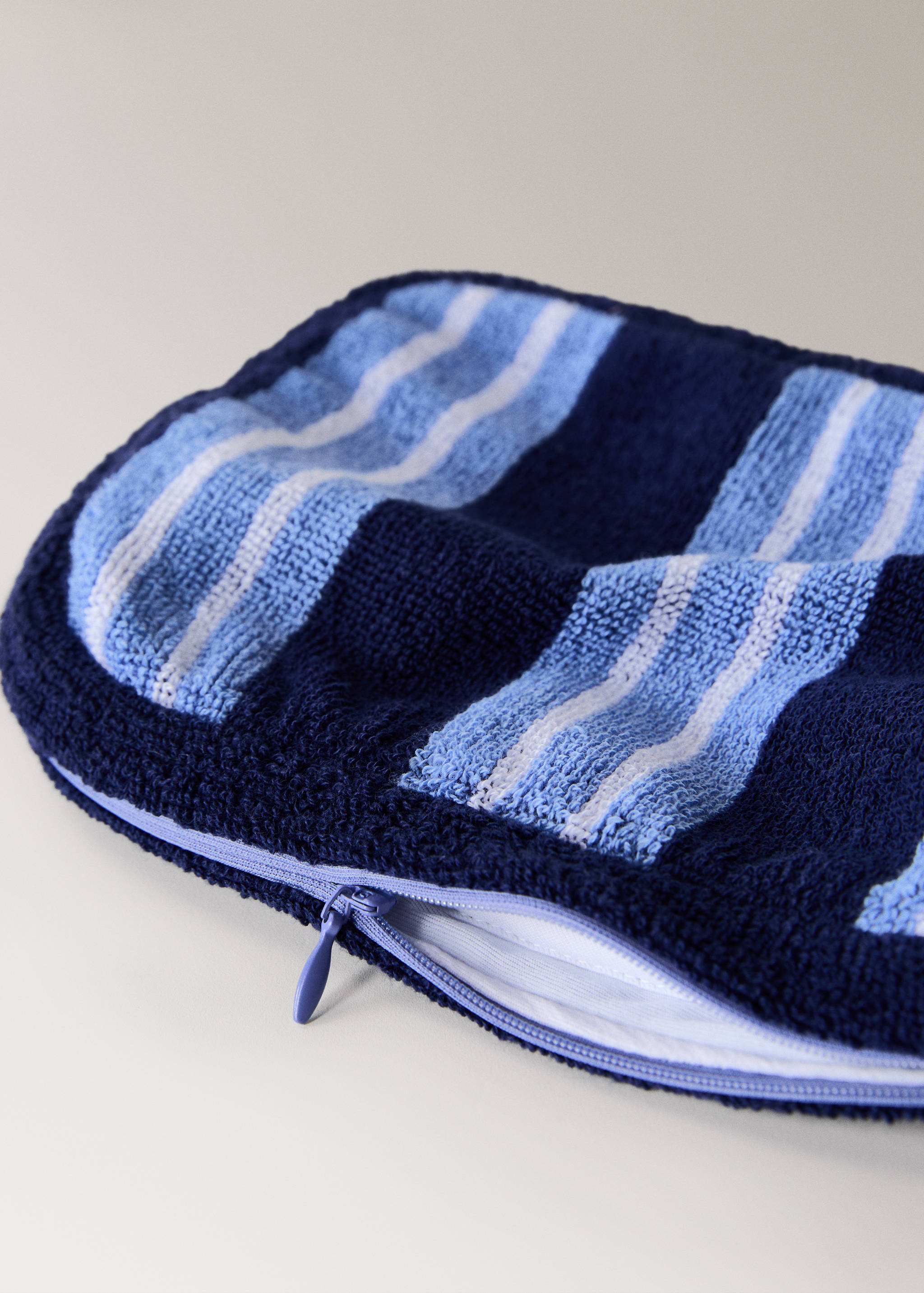 Multi-striped towel-effect cotton cosmetics bag - Details of the article 2