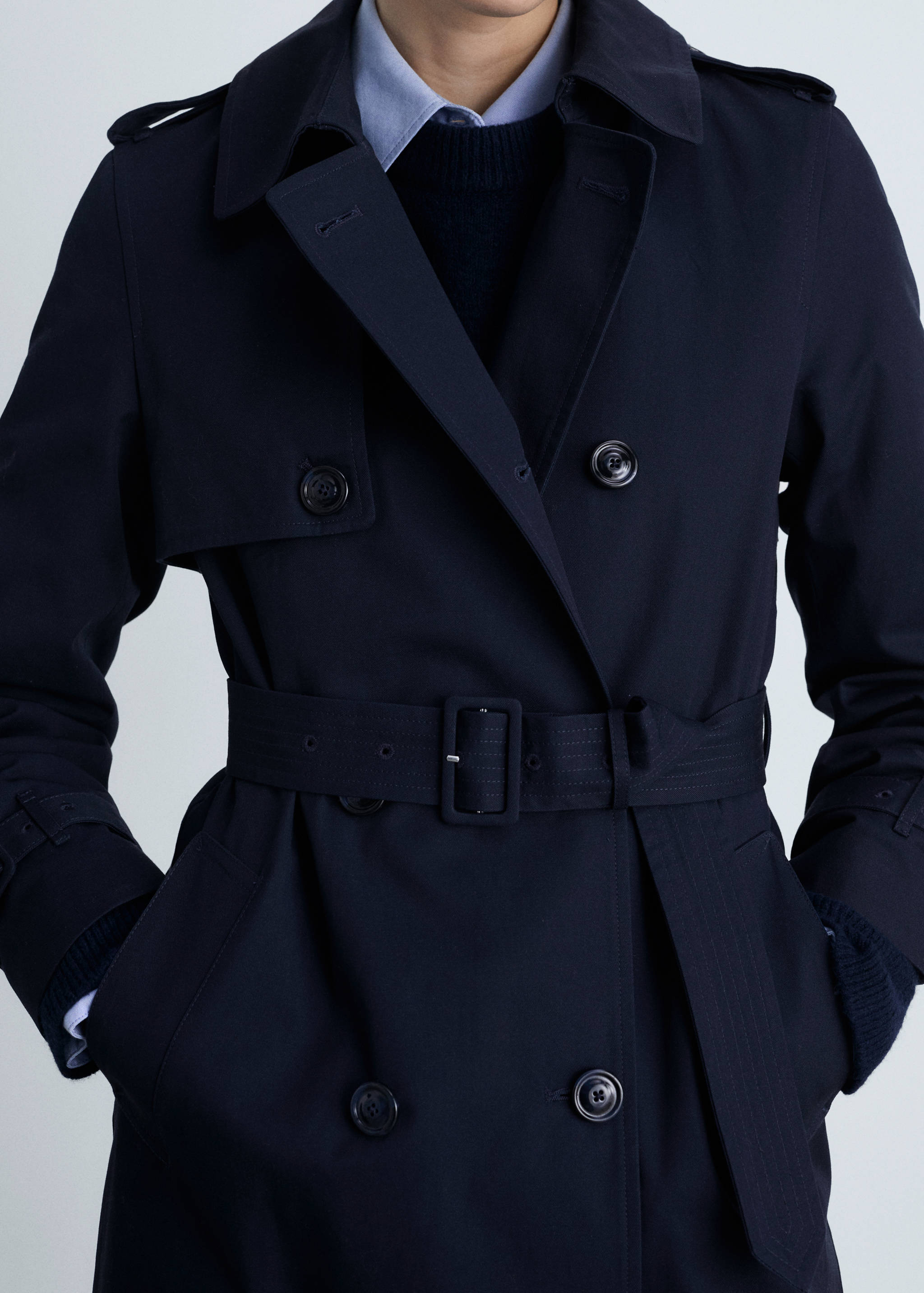 Classic trench coat with belt - Details of the article 6