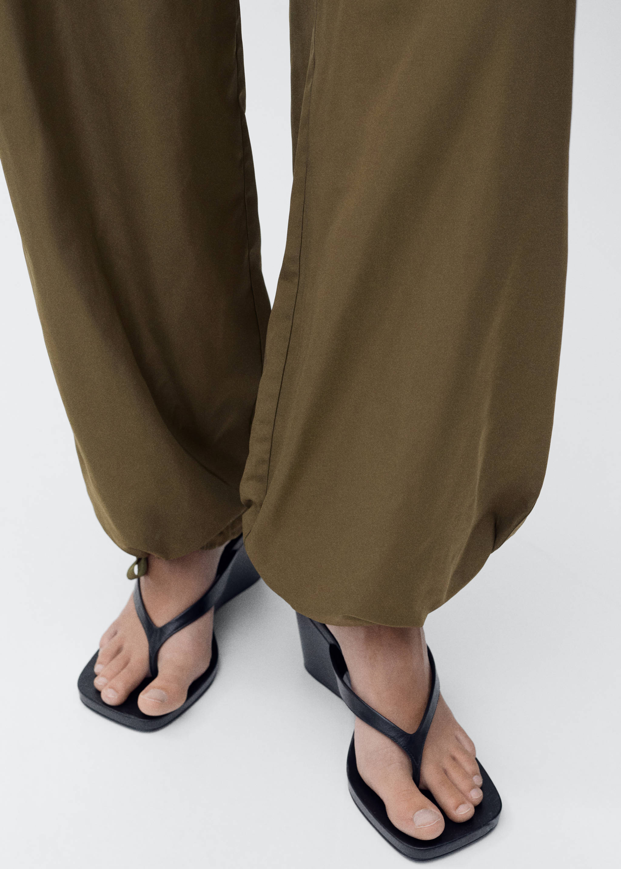Pantalon cargo bas de jambe réglable - Détail de l'article 2