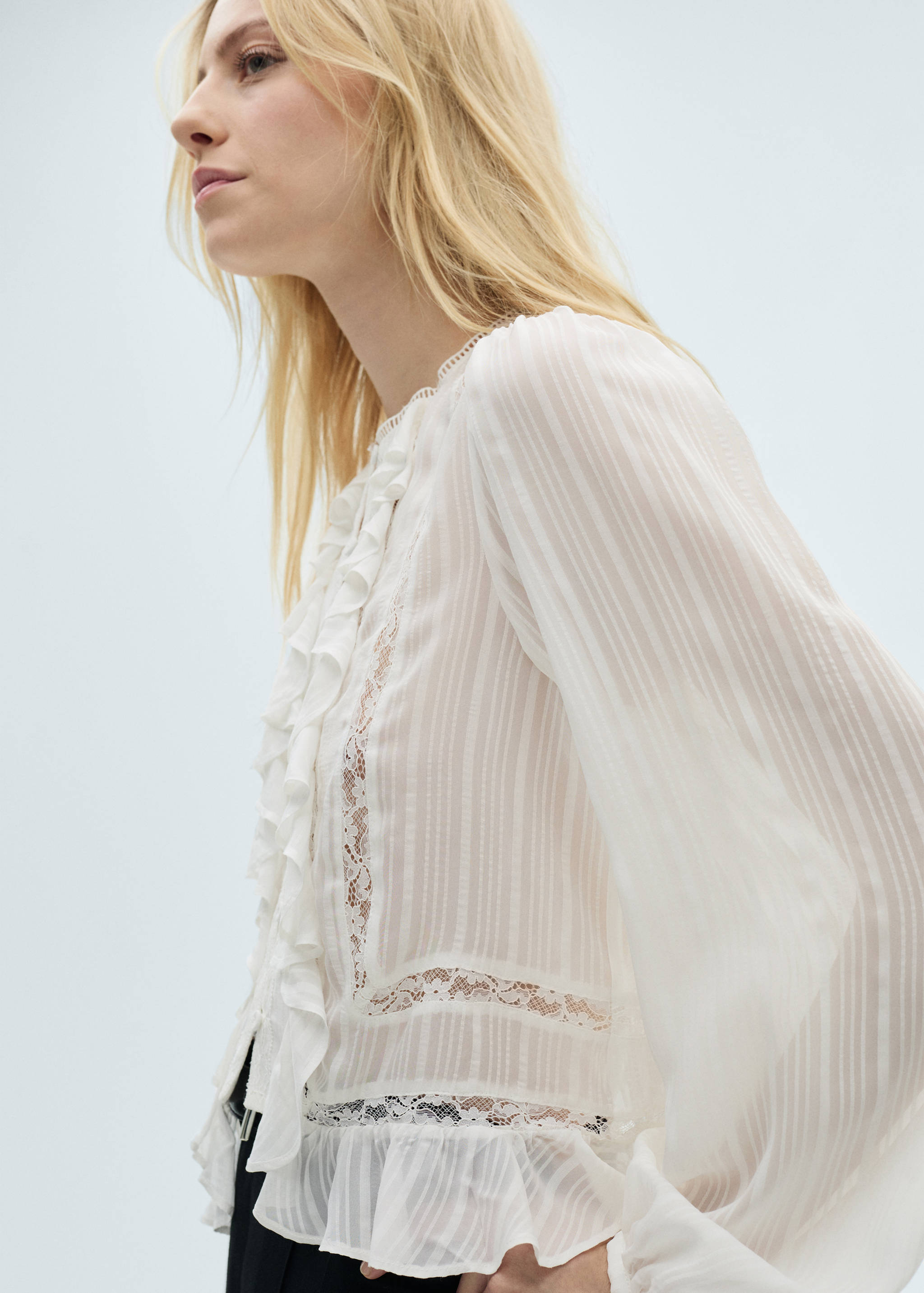 Blouse with ruffles and lace details - Details of the article 2