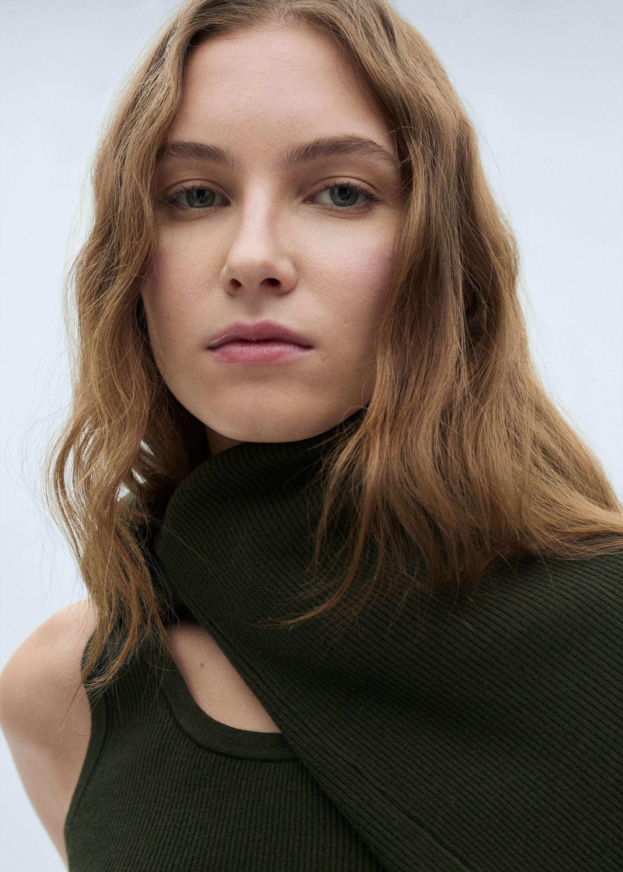 Ribbed top with contrasting trim - Details of the article 1