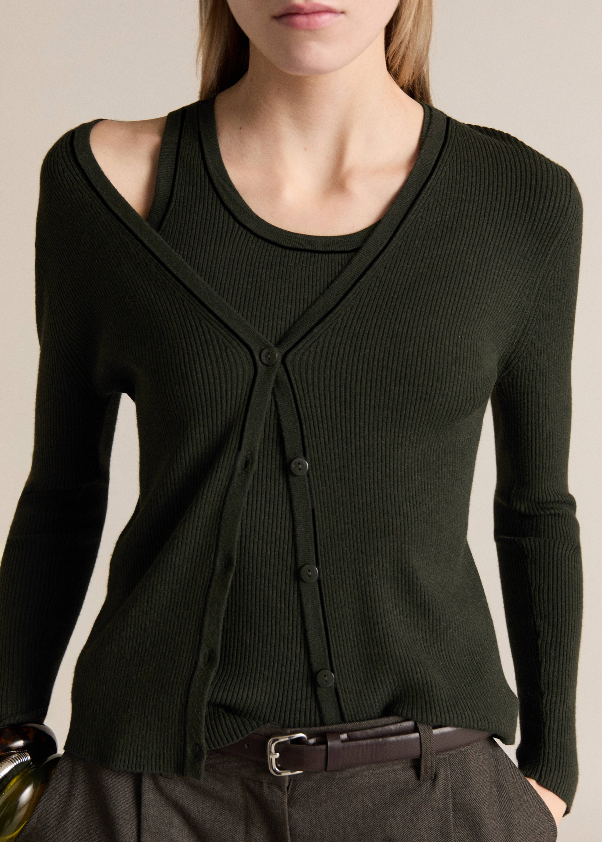 Ribbed top with contrasting trim - Details of the article 6