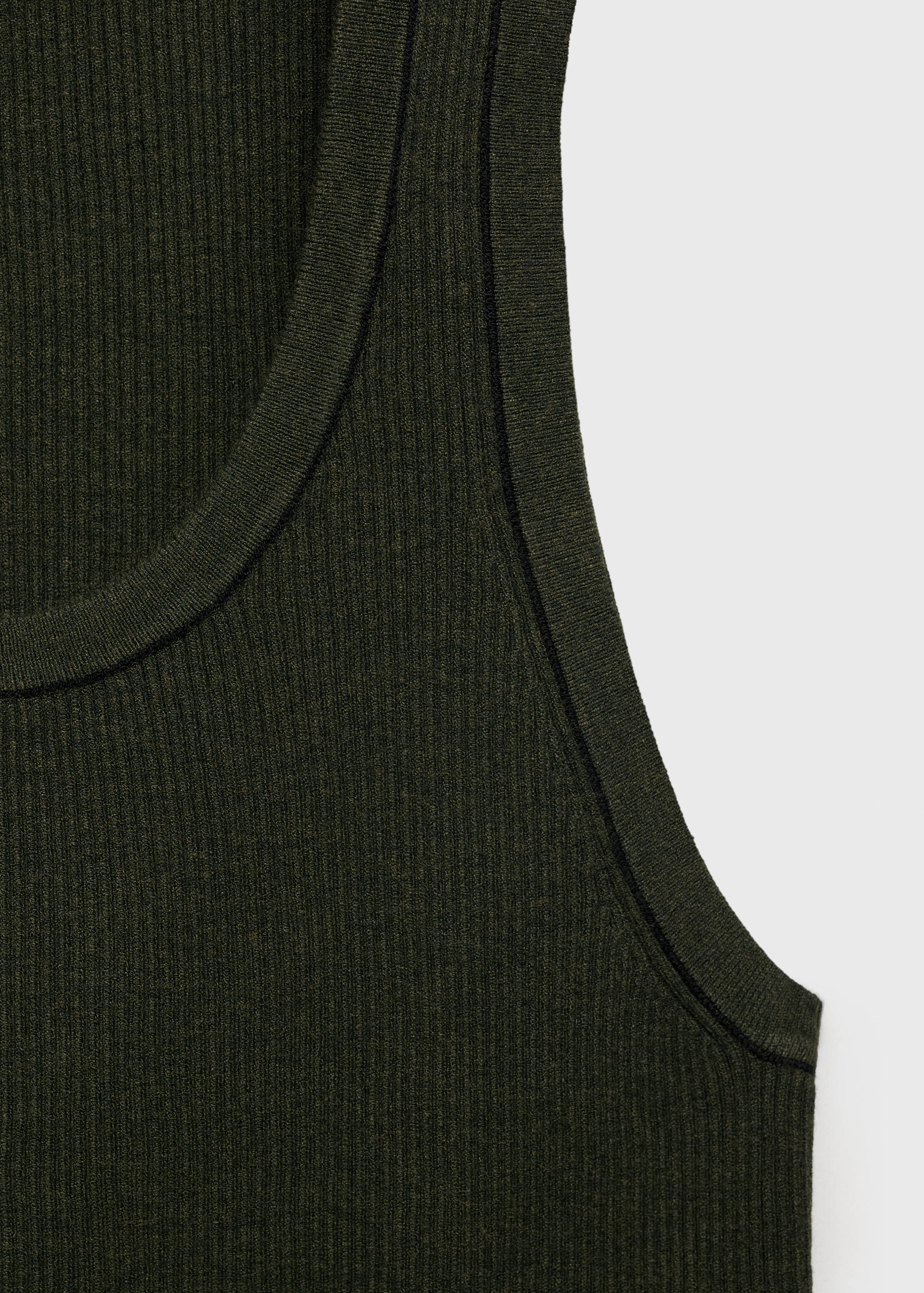 Ribbed top with contrasting trim - Details of the article 8