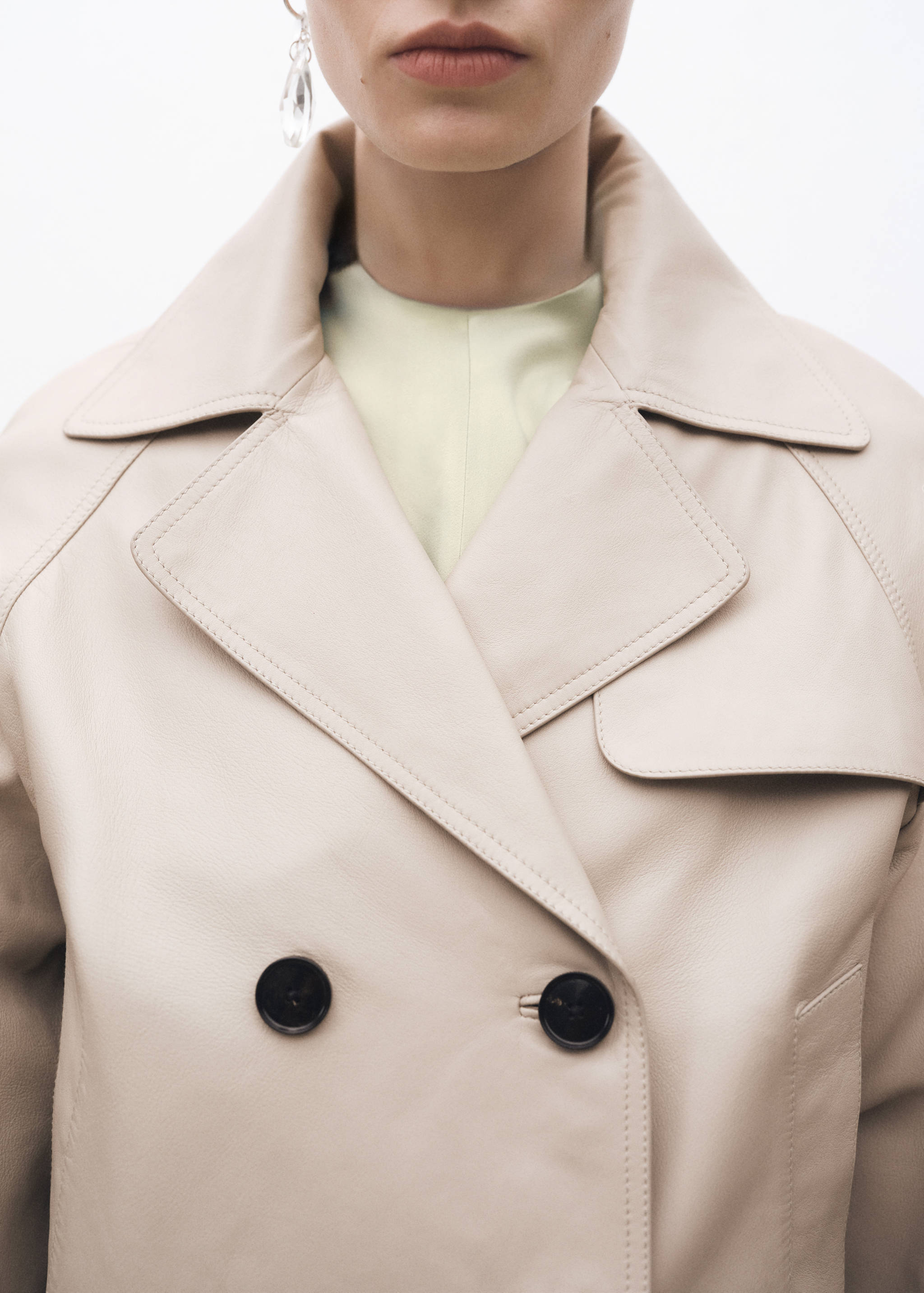 Cropped leather trench coat - Details of the article 1