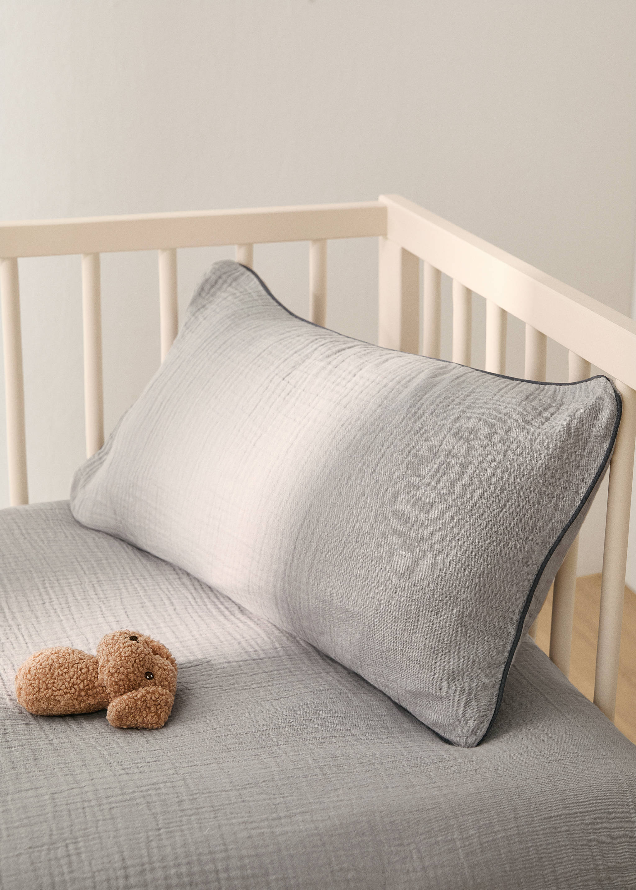 Taie d'oreiller enfant gaze de coton liseré contraste 30x50 cm - Plan général