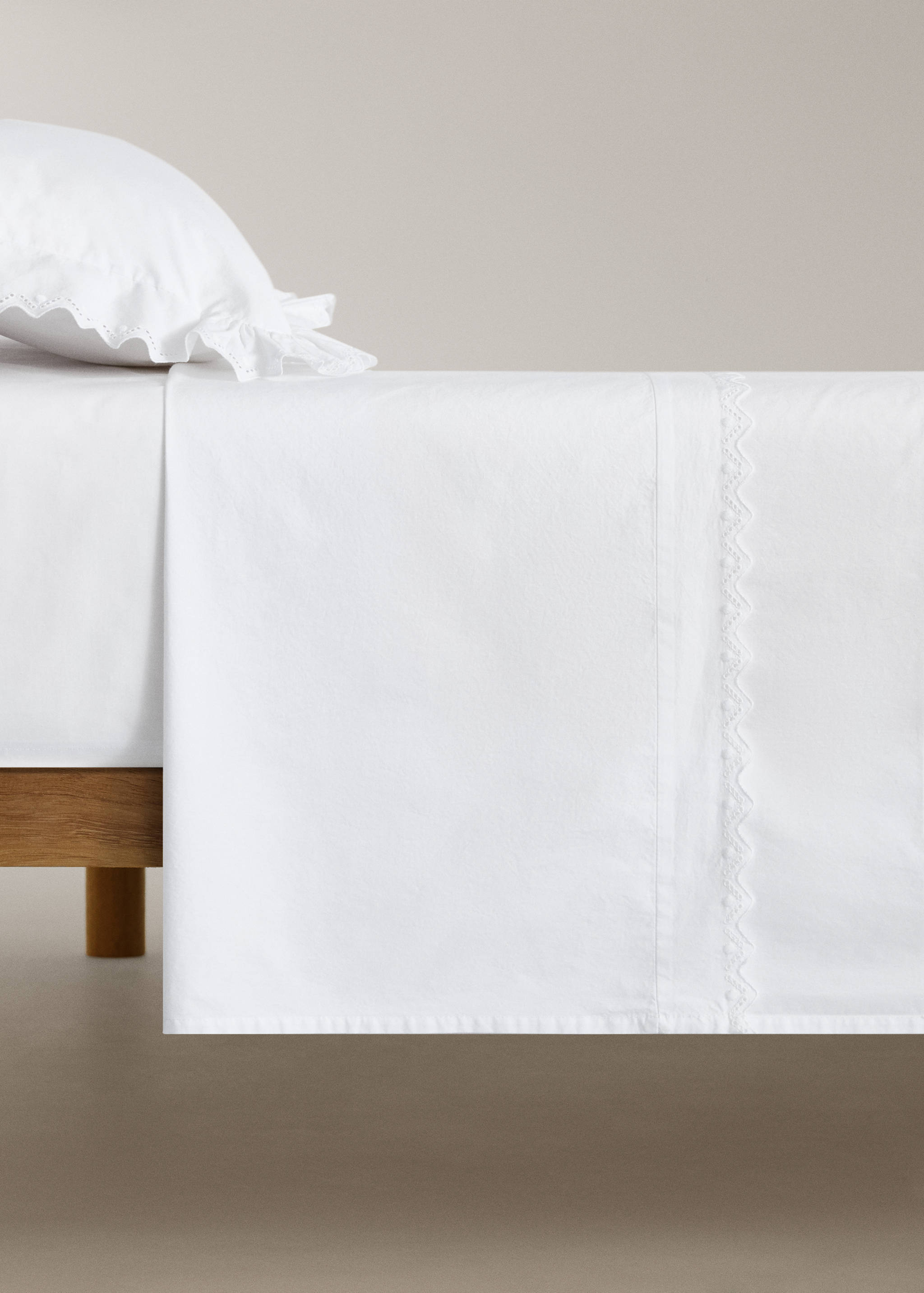 Σετ πανωσέντονο και μαξιλάρι για λίκνο με βολάν - Προϊόν χωρίς μοντέλο