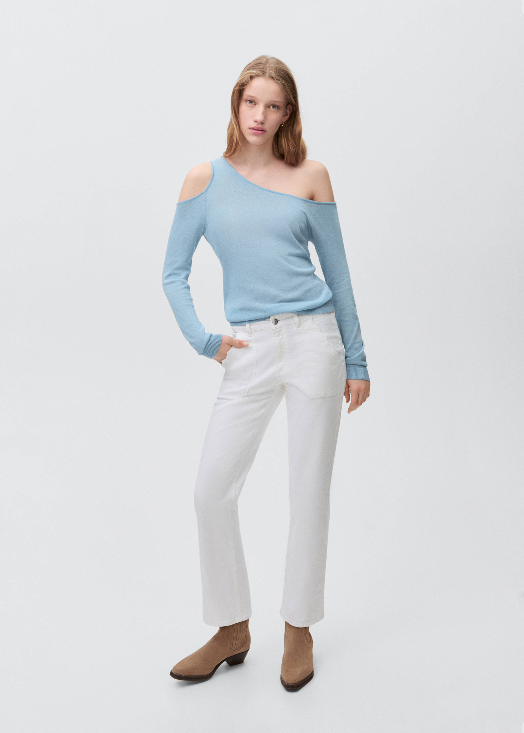 Asymmetric knit sweater - General plane
