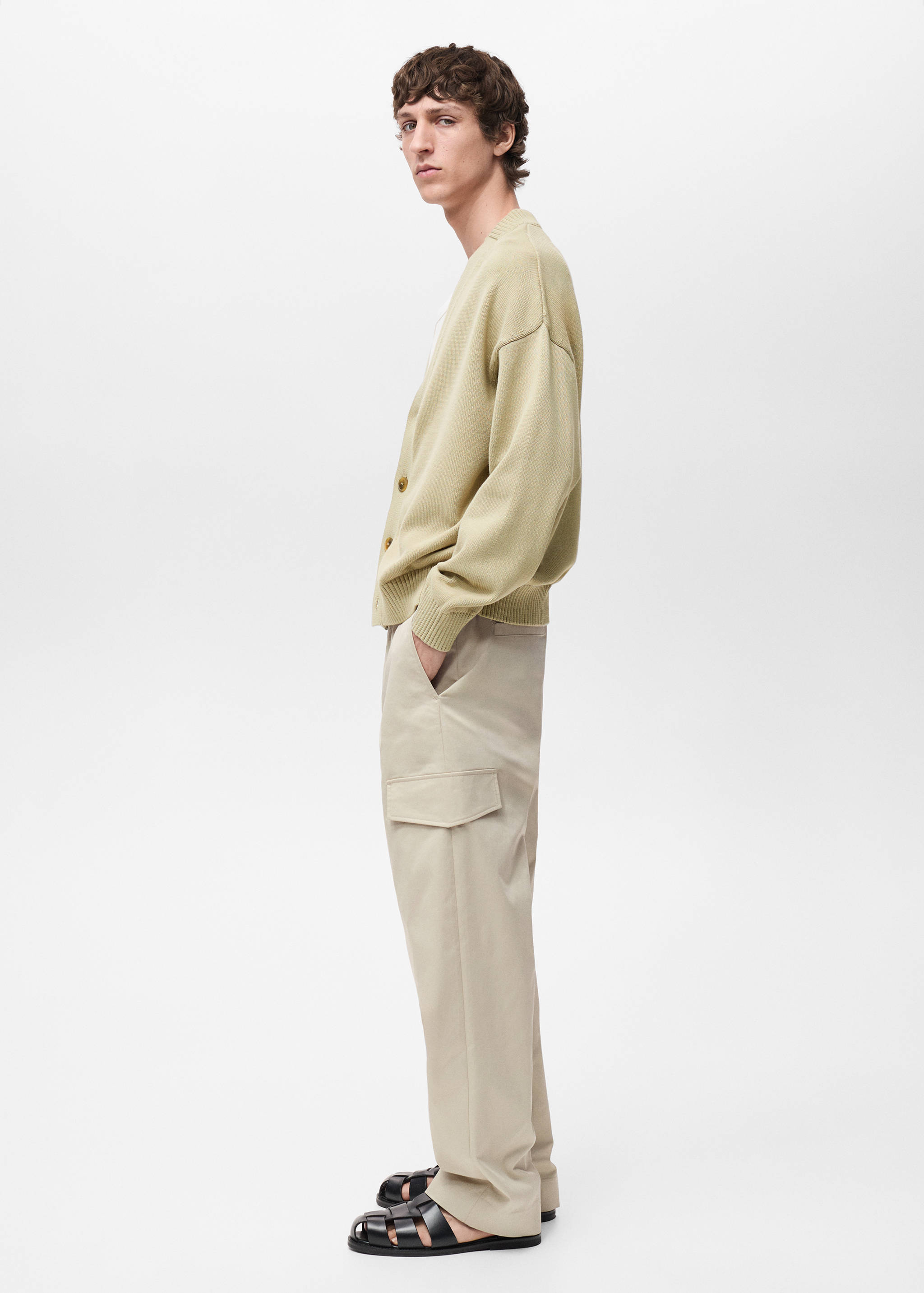 Knitted cotton cardigan with buttons - Details of the article 2