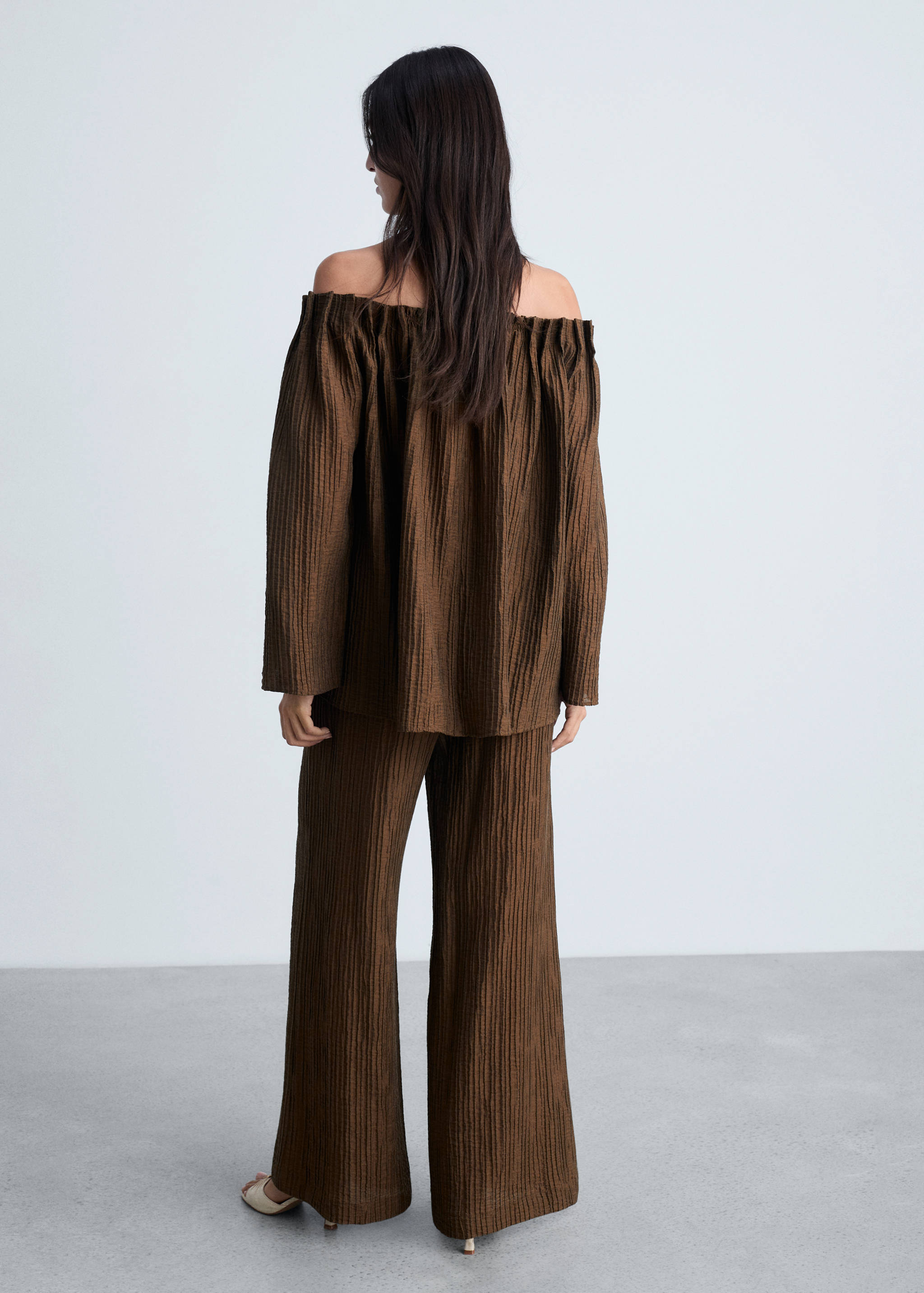 Straight textured trousers - Reverse of the article