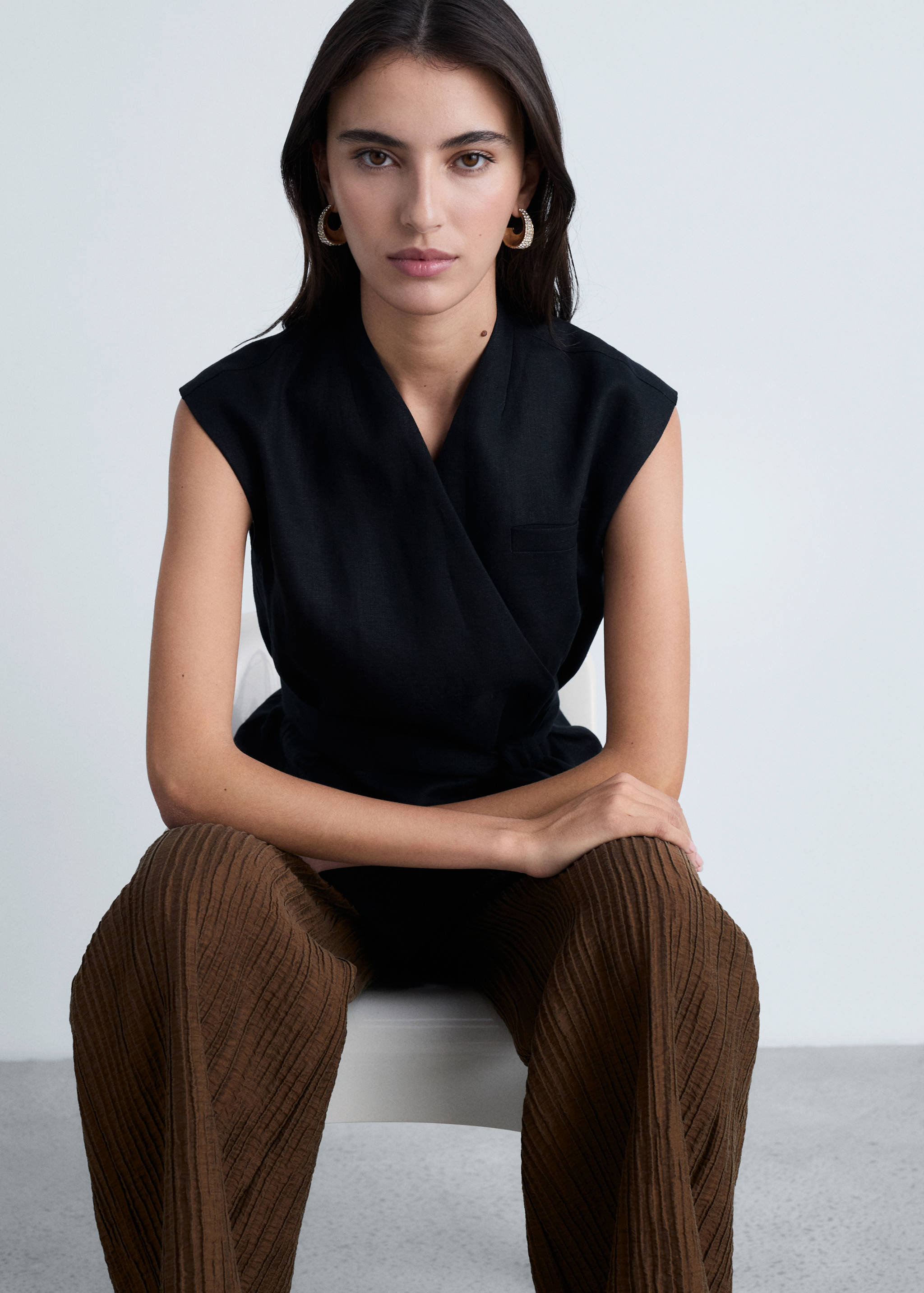 Straight textured trousers - Details of the article 2