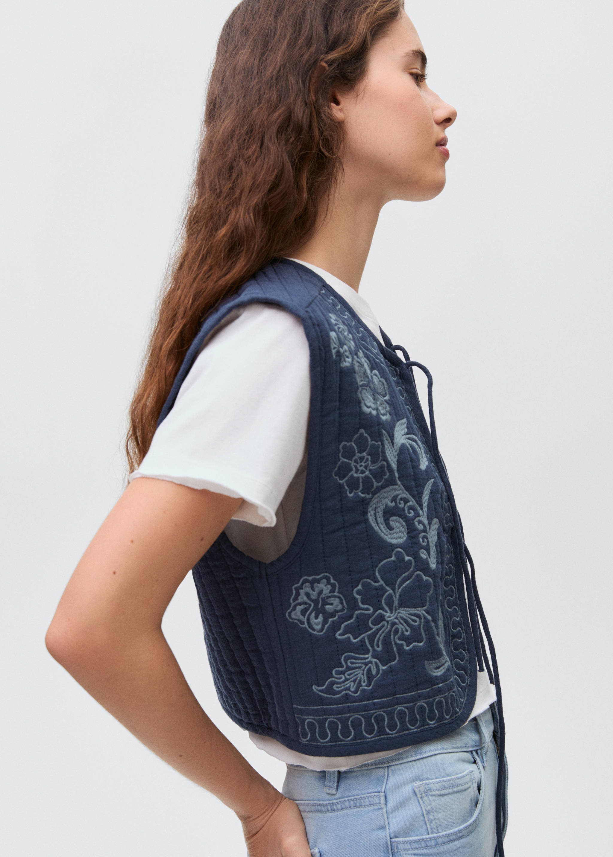 Colete algodão bordado - Pormenor do artigo 6