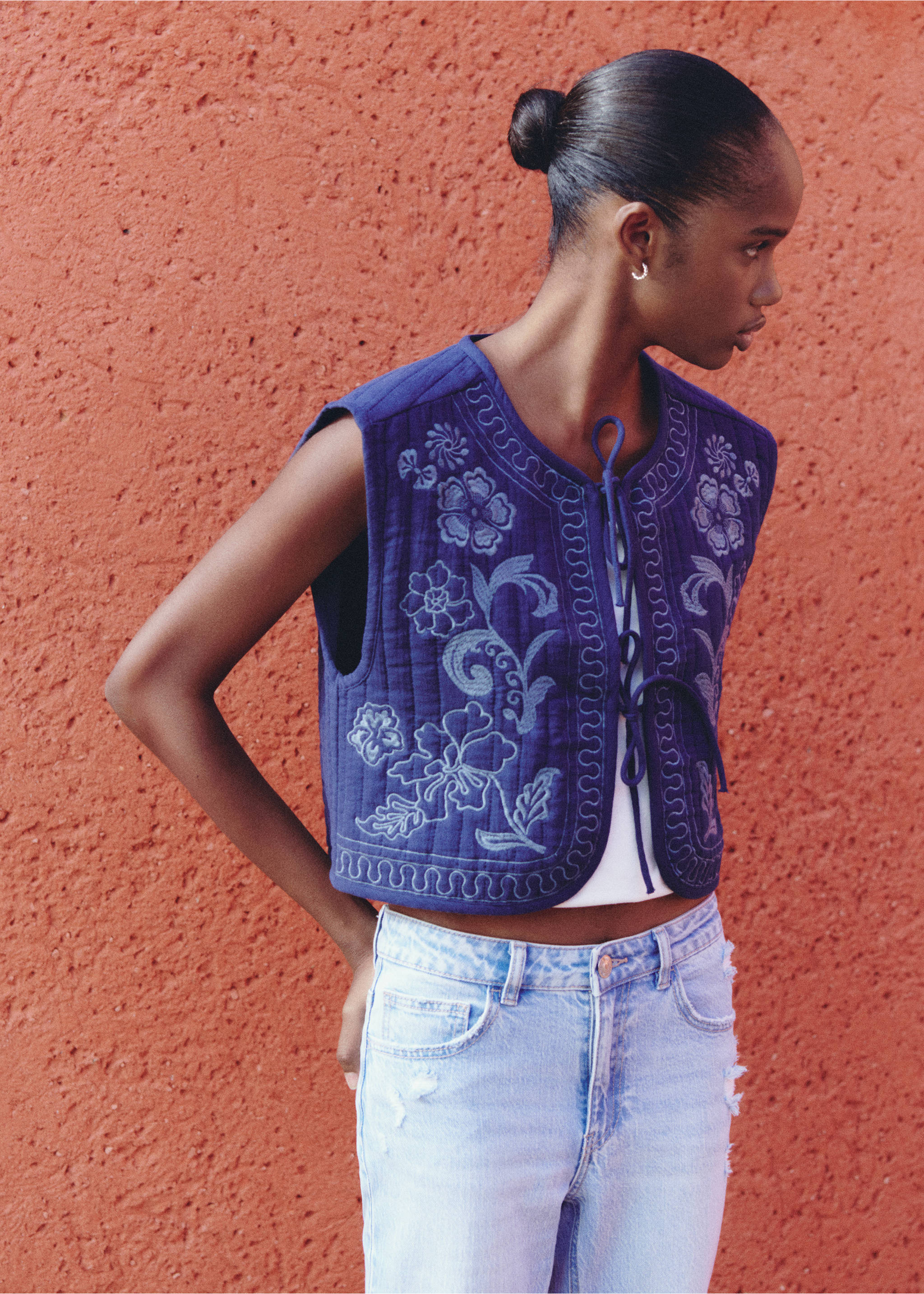 Embroidered cotton gilet - Details of the article 5, Dark Navy. Ref: 87064787-00.