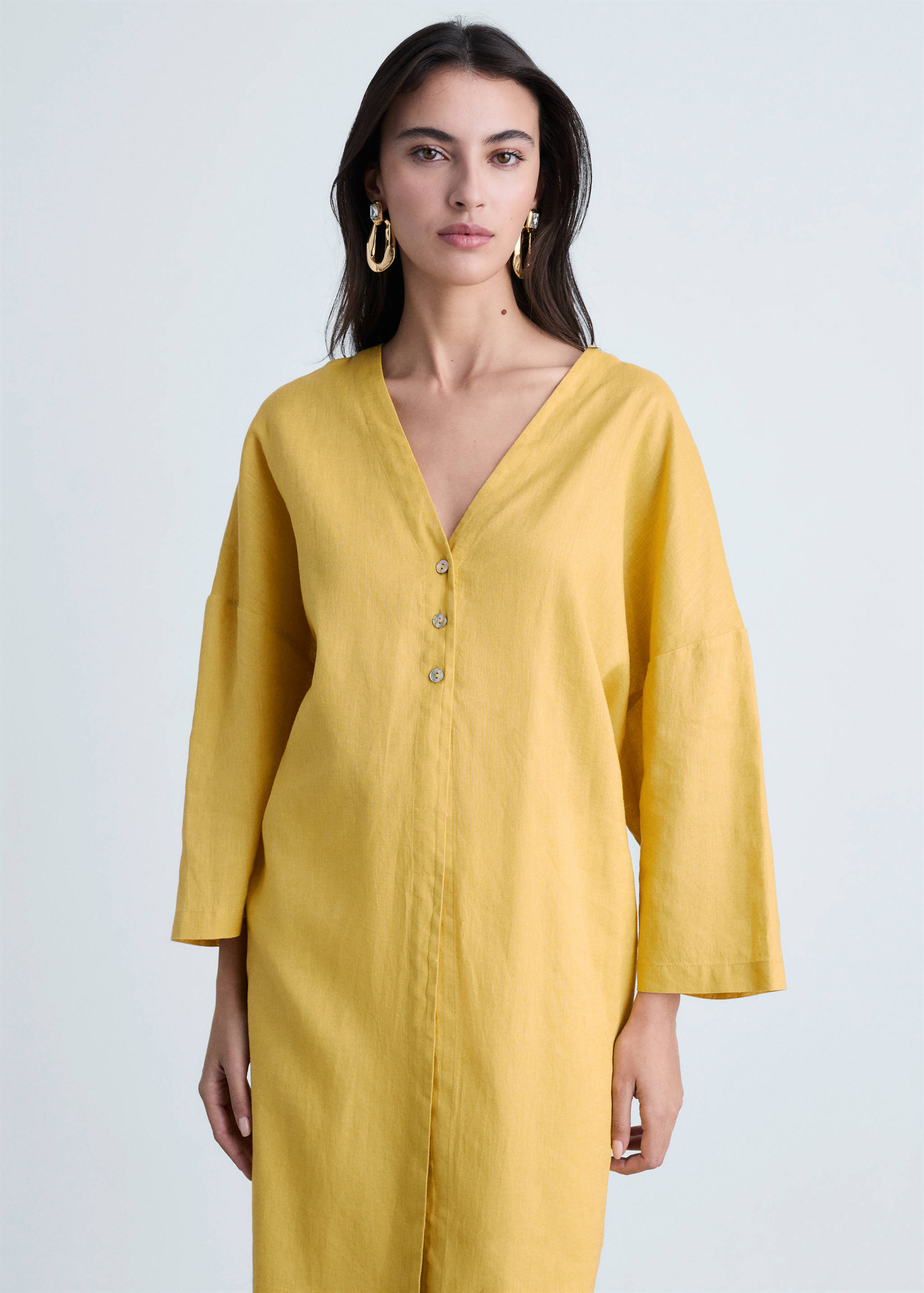 Robe lin oversize - Plan moyen