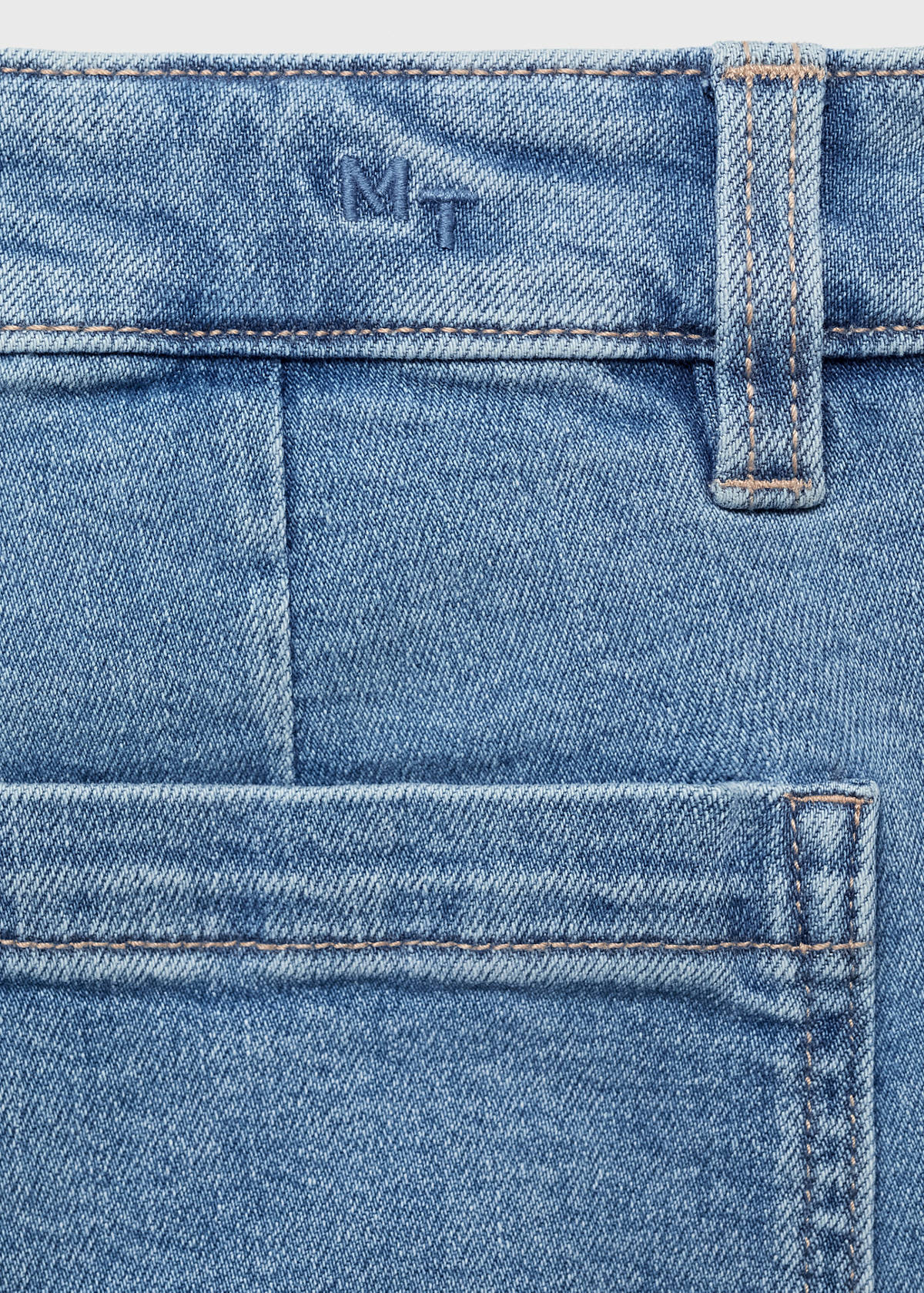 Straight-fit denim shorts — Medium Blue