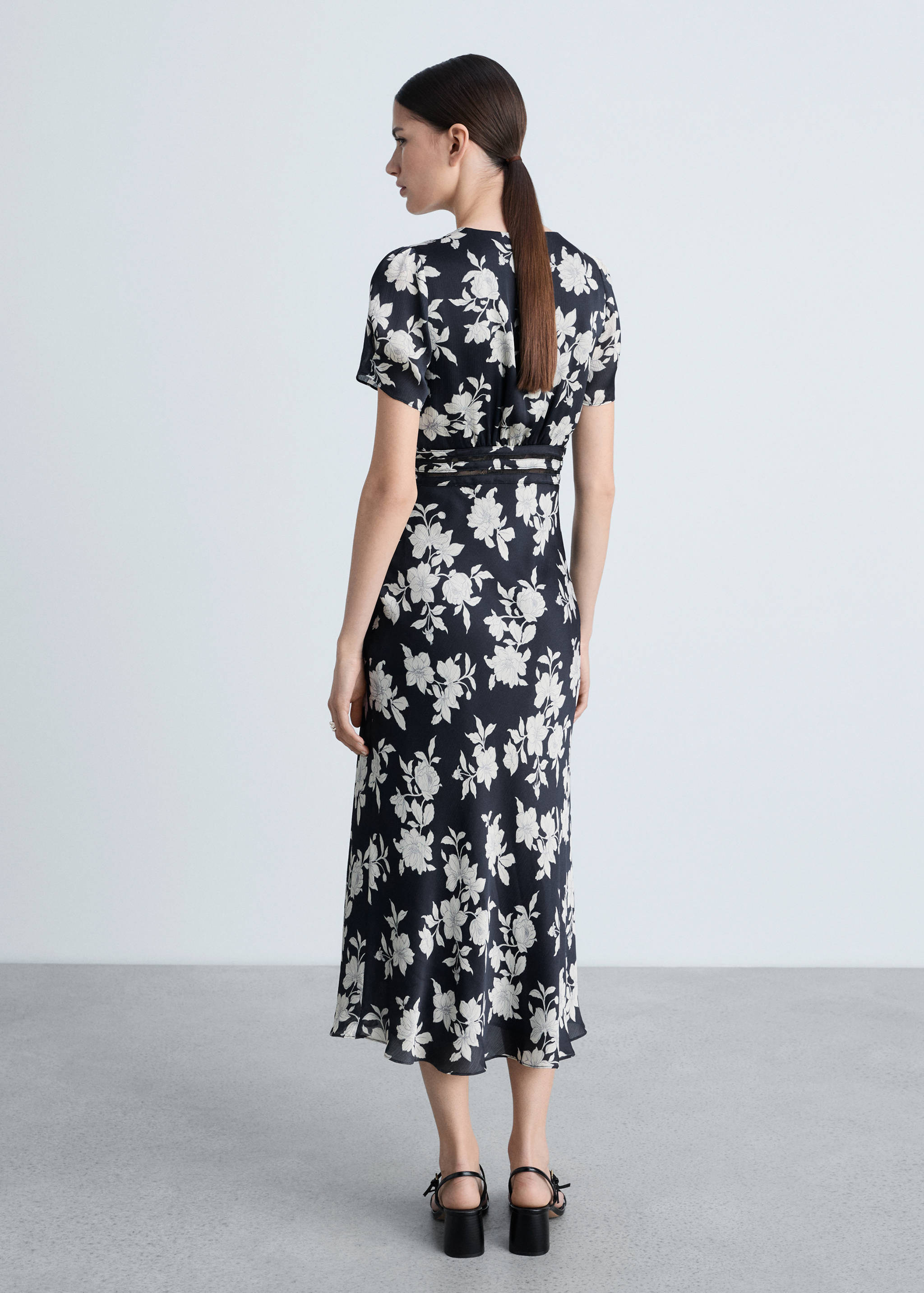Floral-print flared dress - Reverse of the article