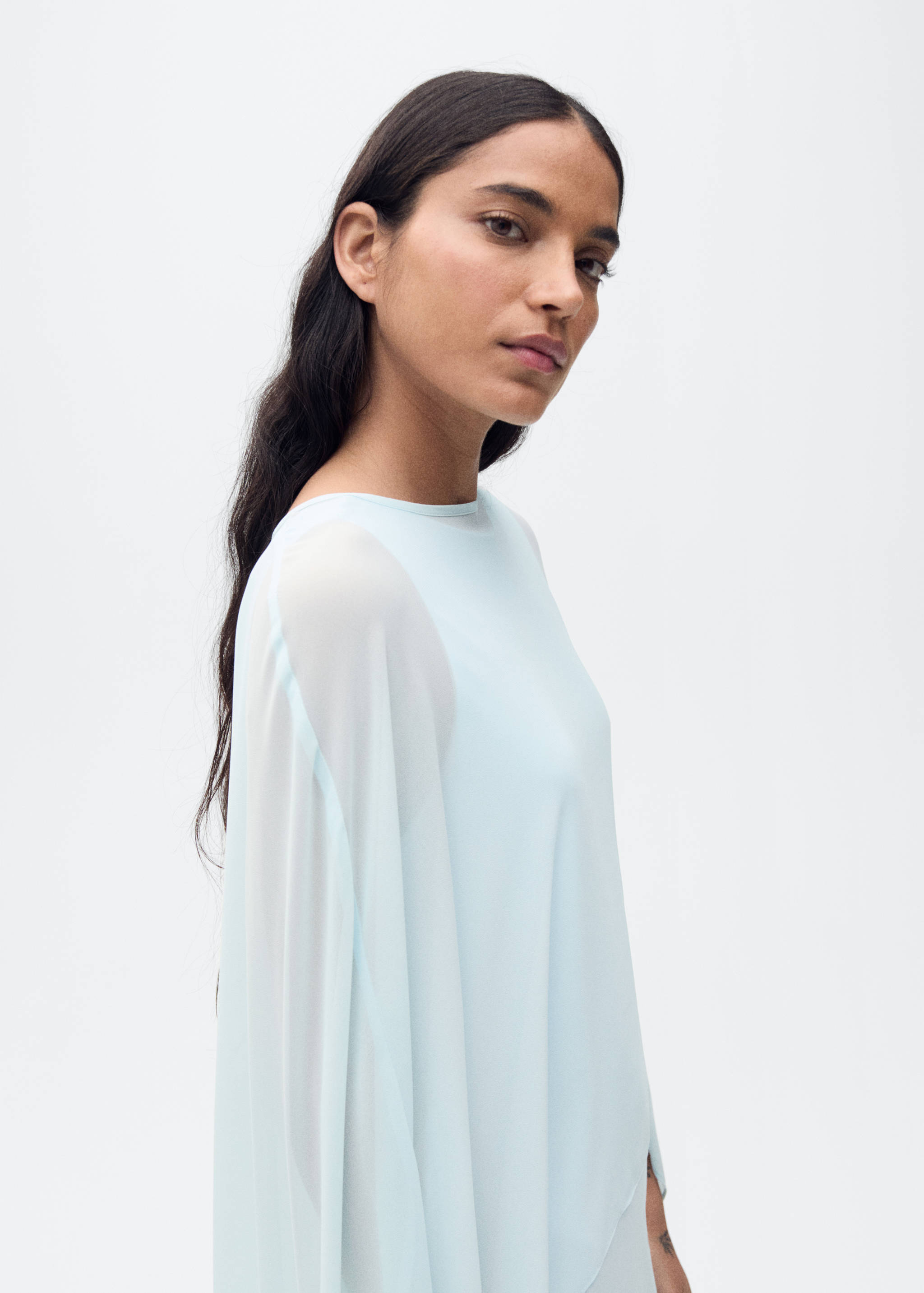 Long semi-transparent cape - Details of the article 1
