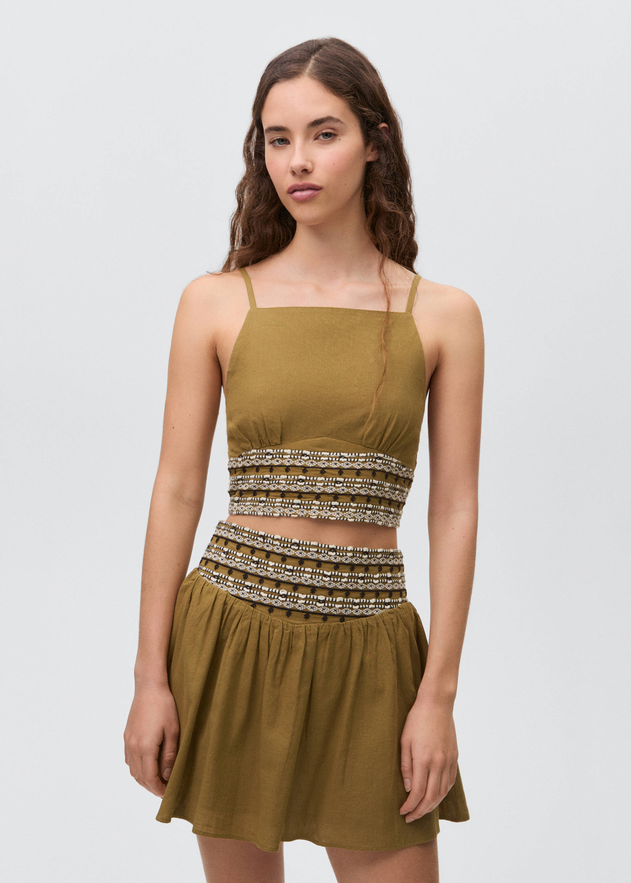 Short skirt with embroidered waist - Details of the article 2