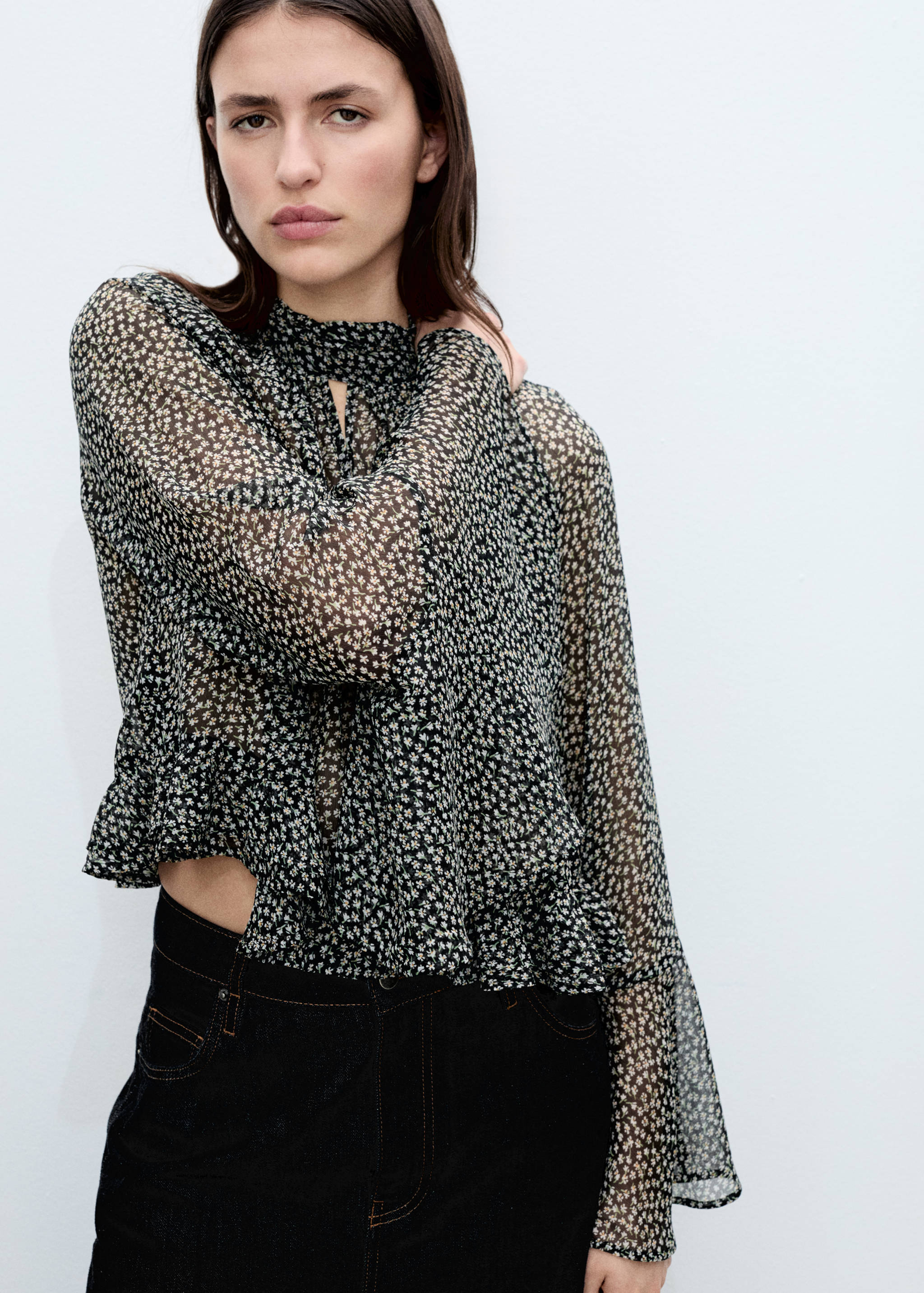 Floral-print blouse with ruffles - Medium plane