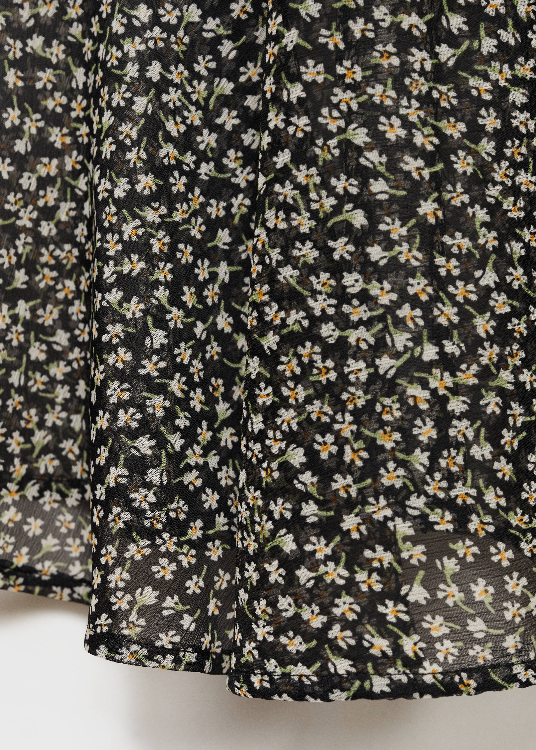 Floral-print blouse with ruffles - Details of the article 8