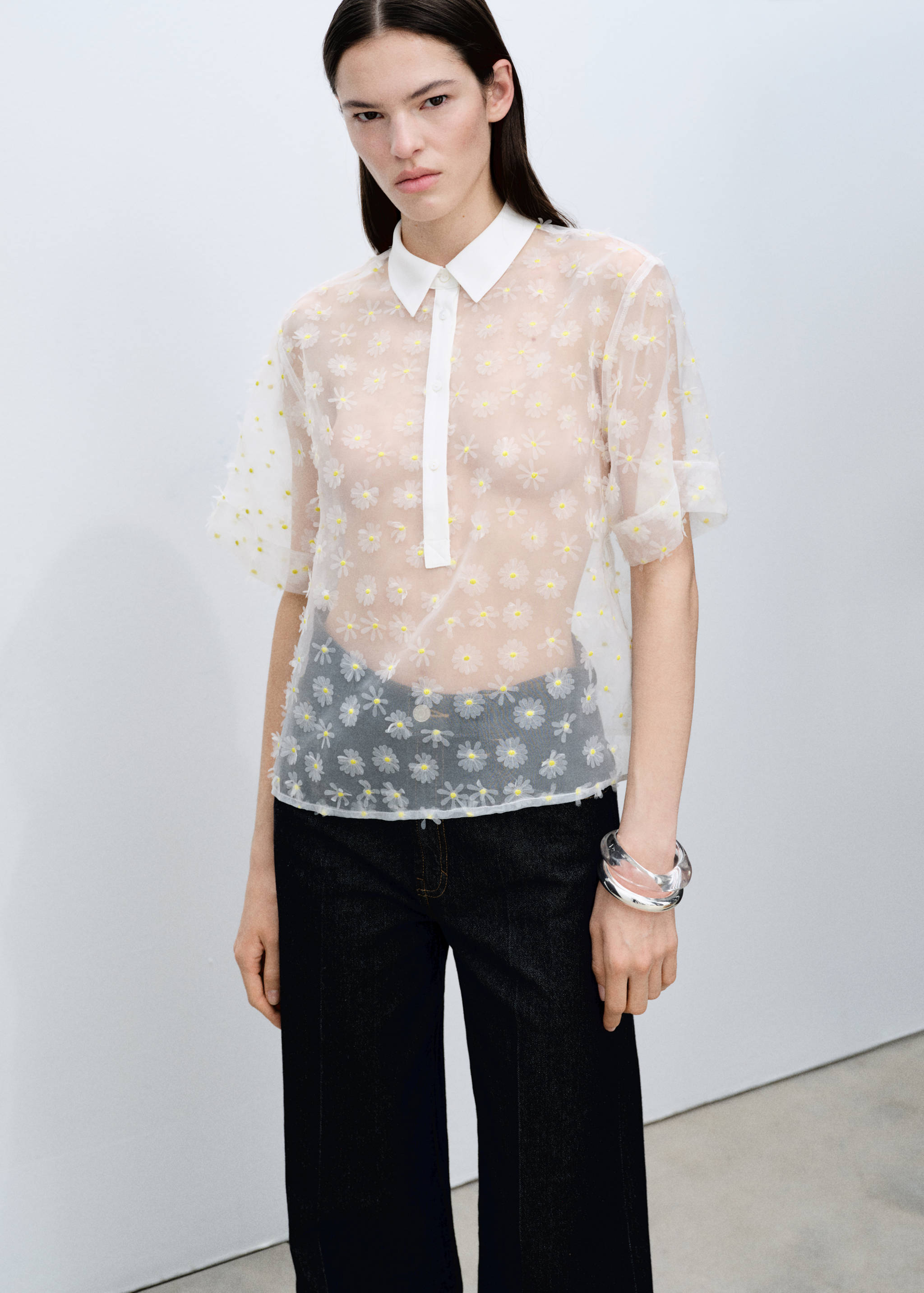 Semi-transparent floral-embroidered shirt embroidered - Details of the article 2
