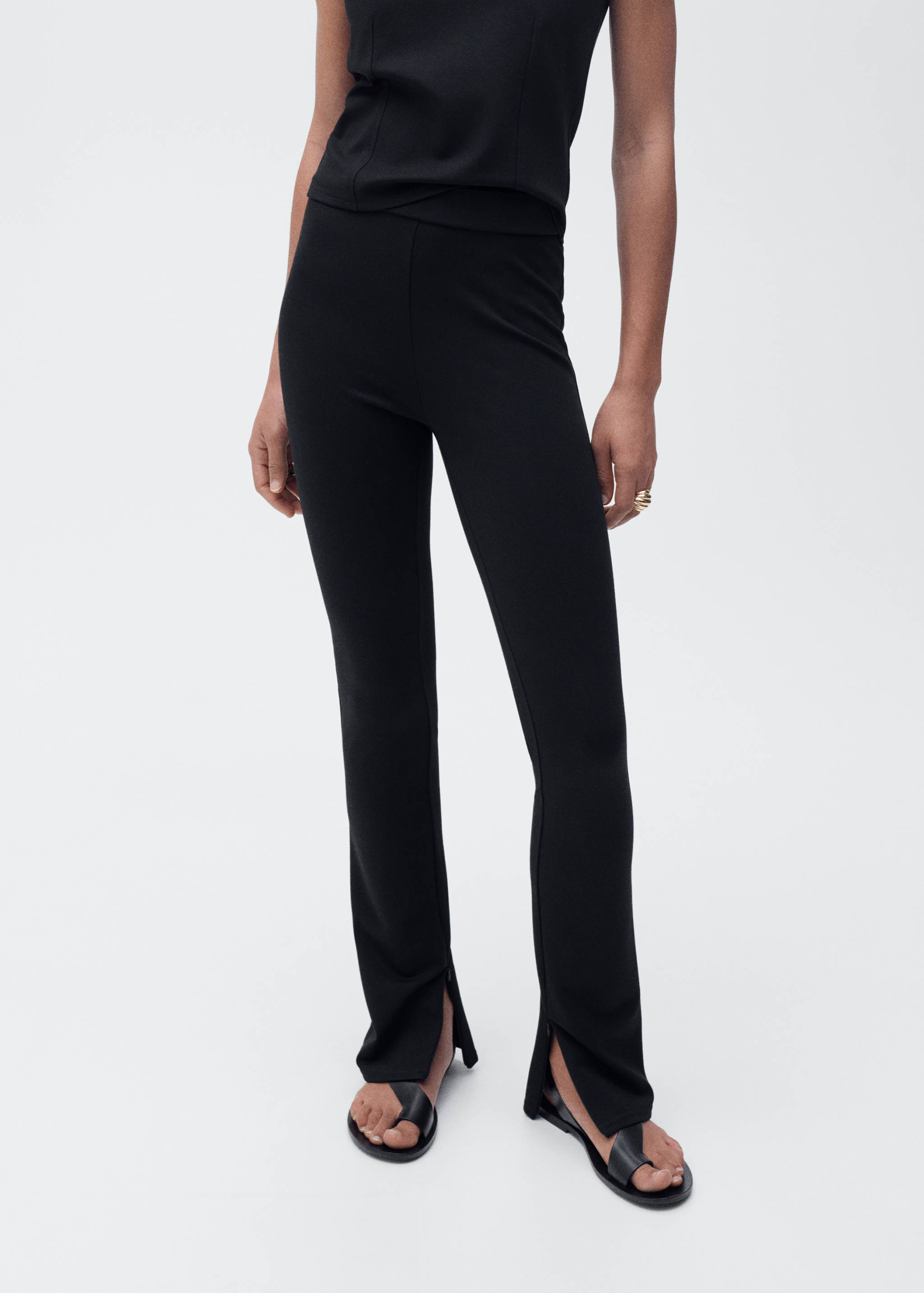 Pantalon skinny-fit ouvertures à l’ourlet - Plan moyen
