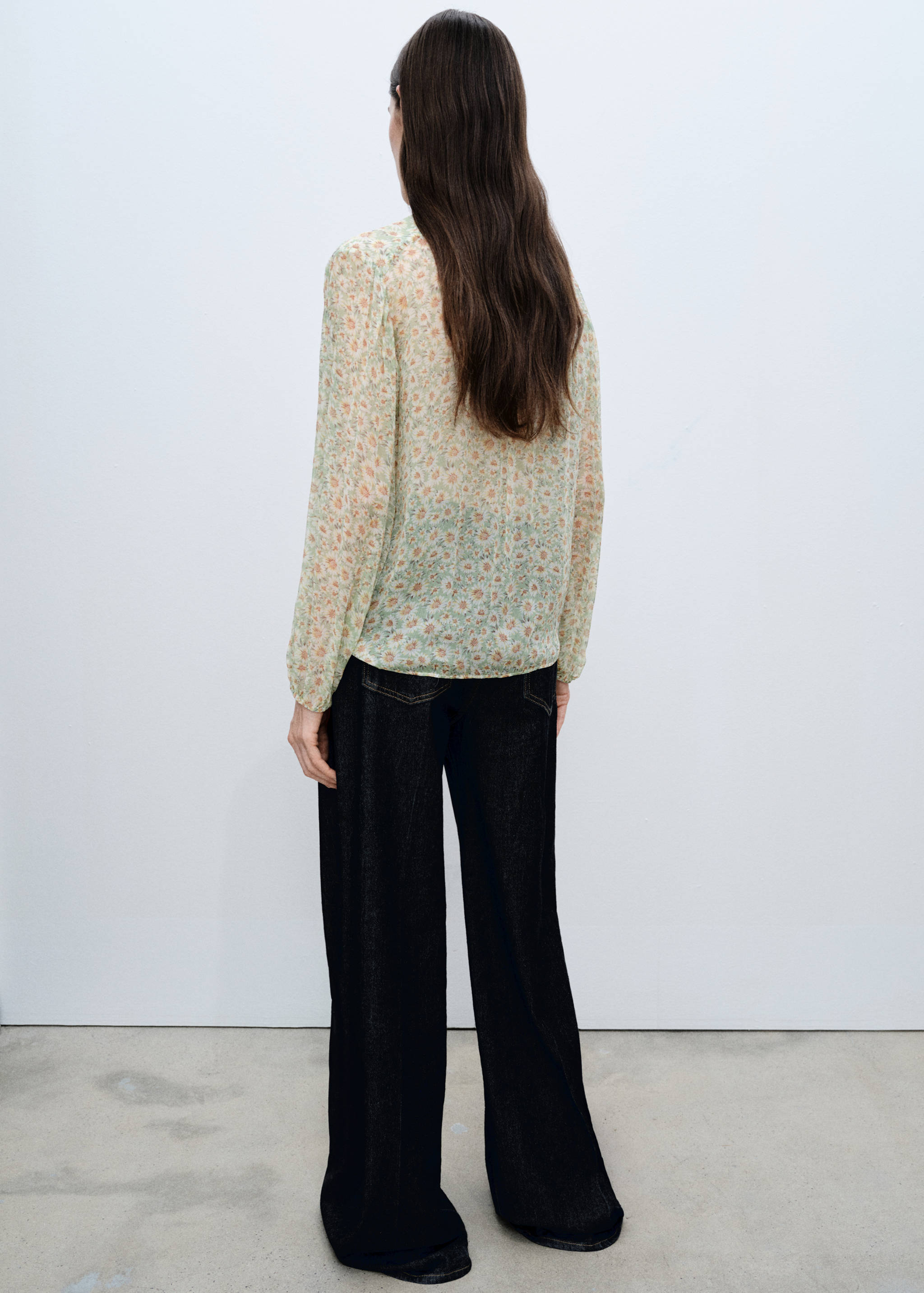 Floral tie blouse - Reverse of the article