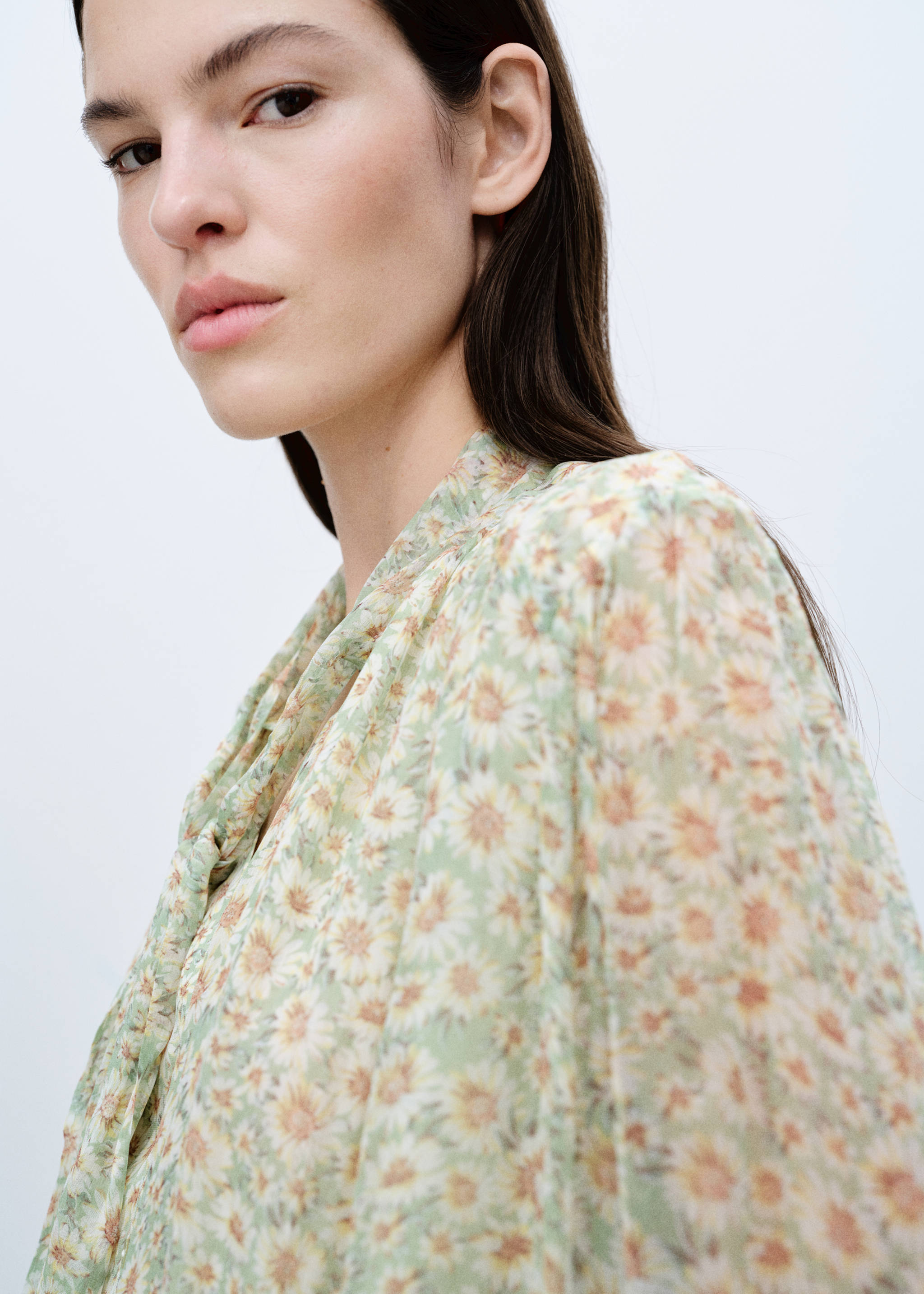 Floral tie blouse - Details of the article 1