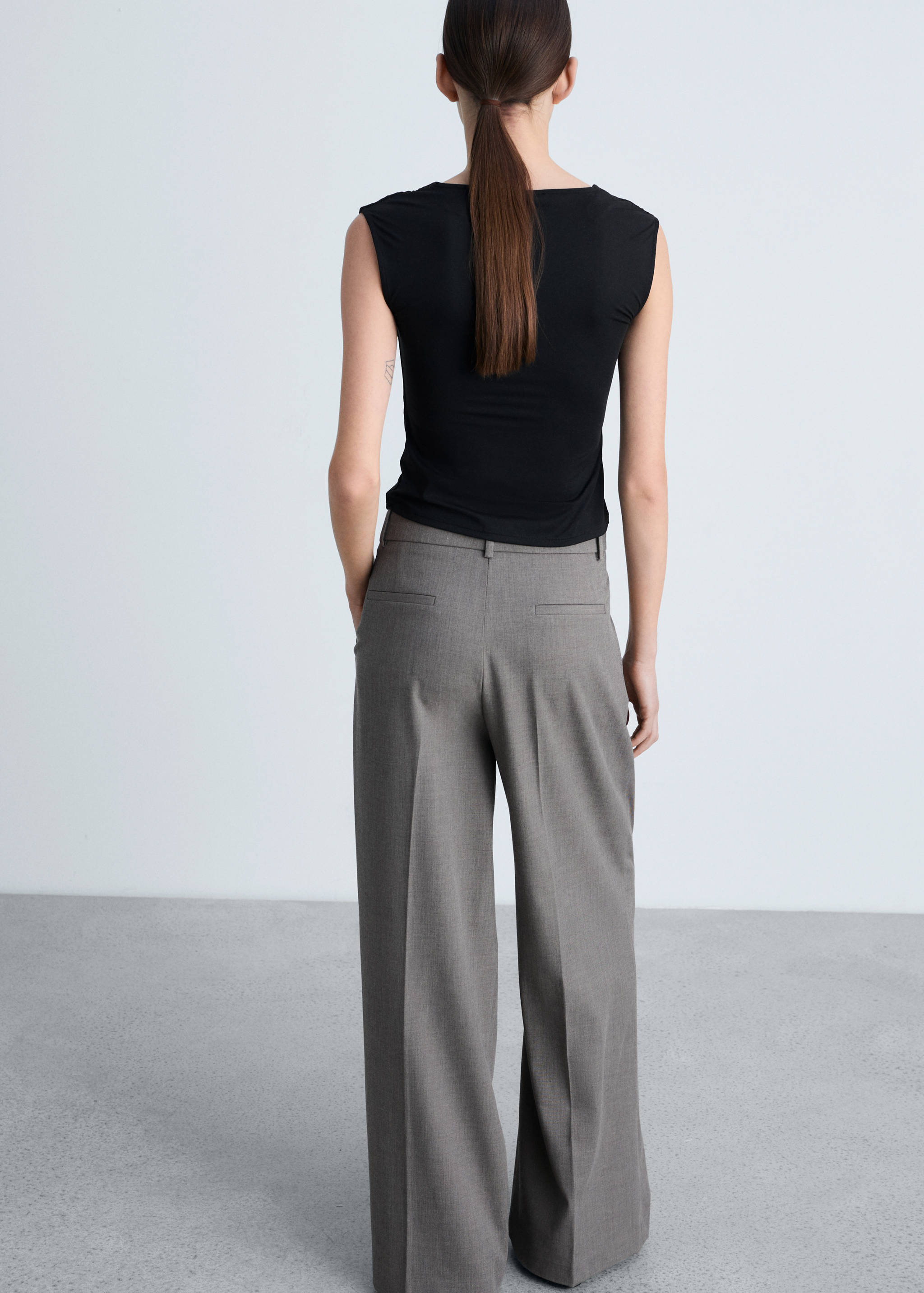 Square-neck strappy top - Reverse of the article