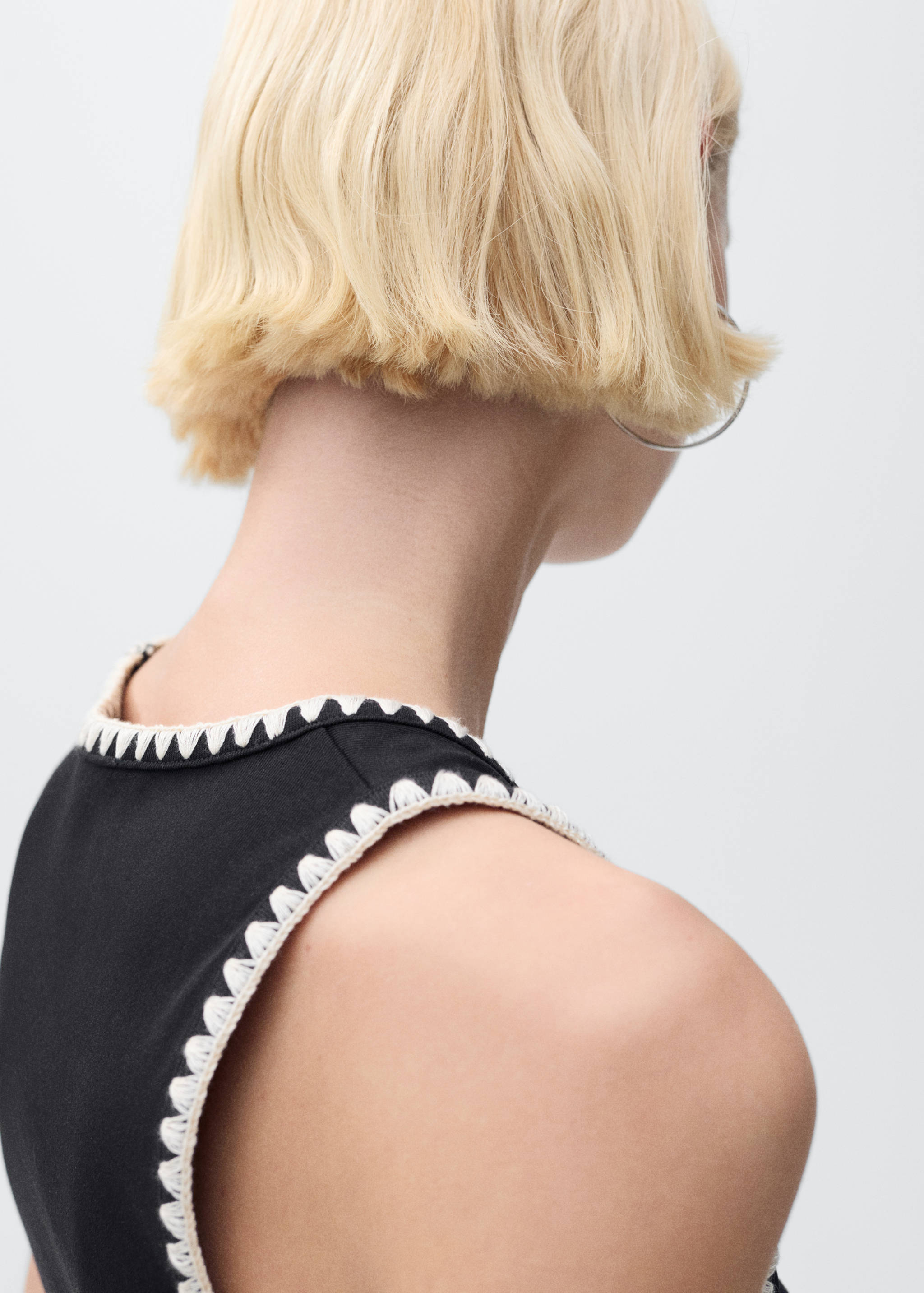 Top décolleté liserés contrastés - Détail de l'article 2