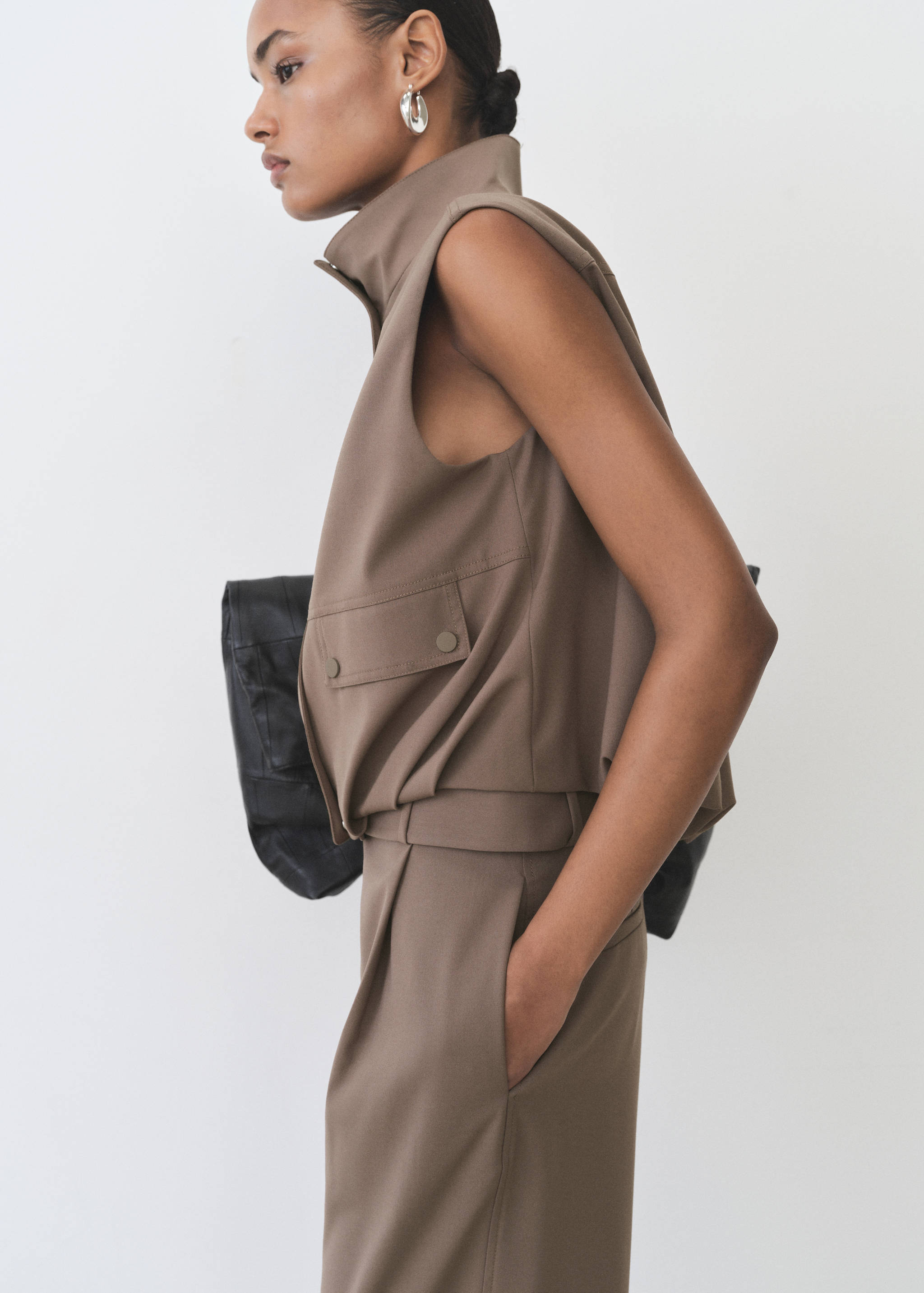 Chaleco oversize bolsillos - Plano medio