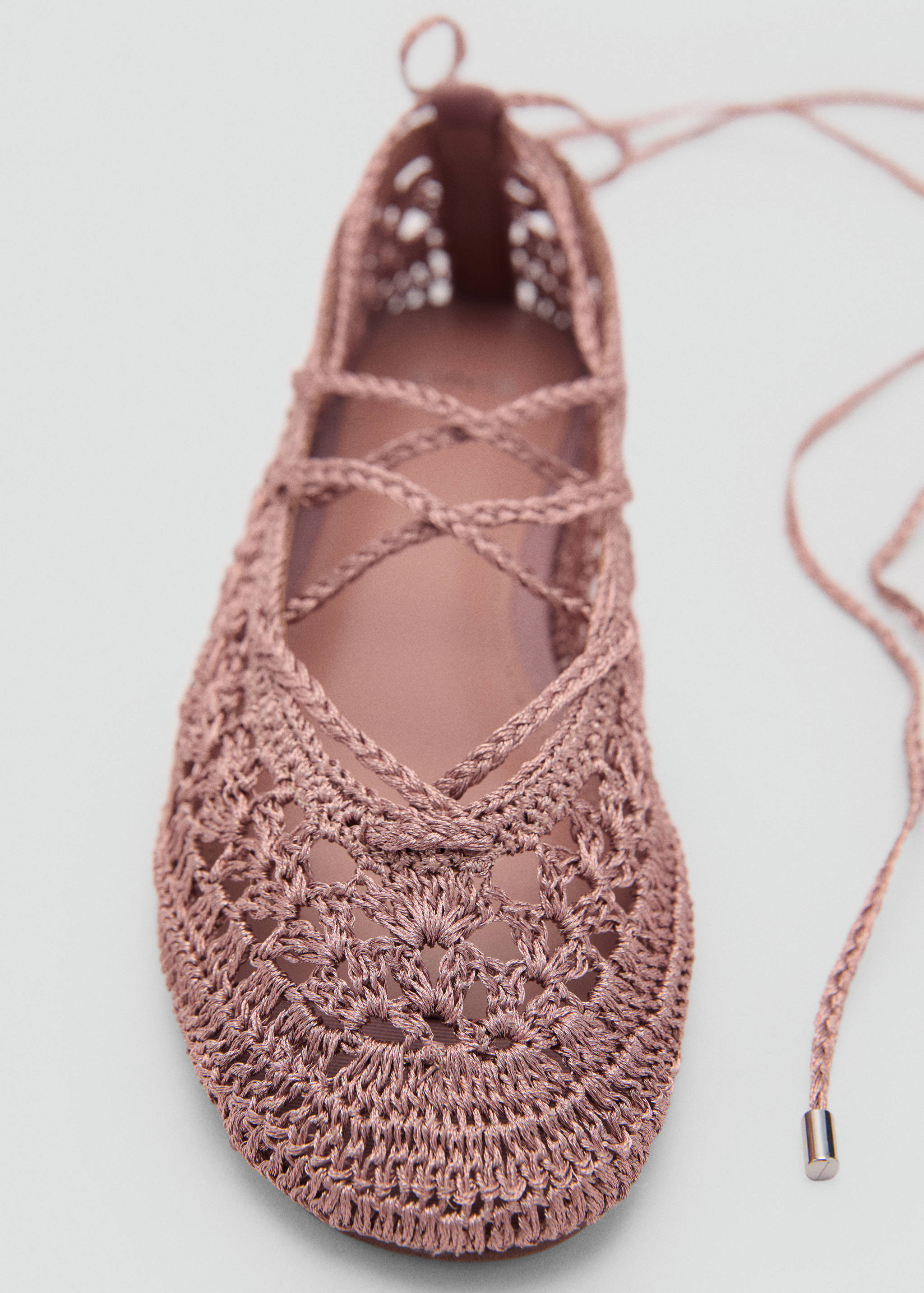 Crochet ballerina flats with strips - Details of the article 3