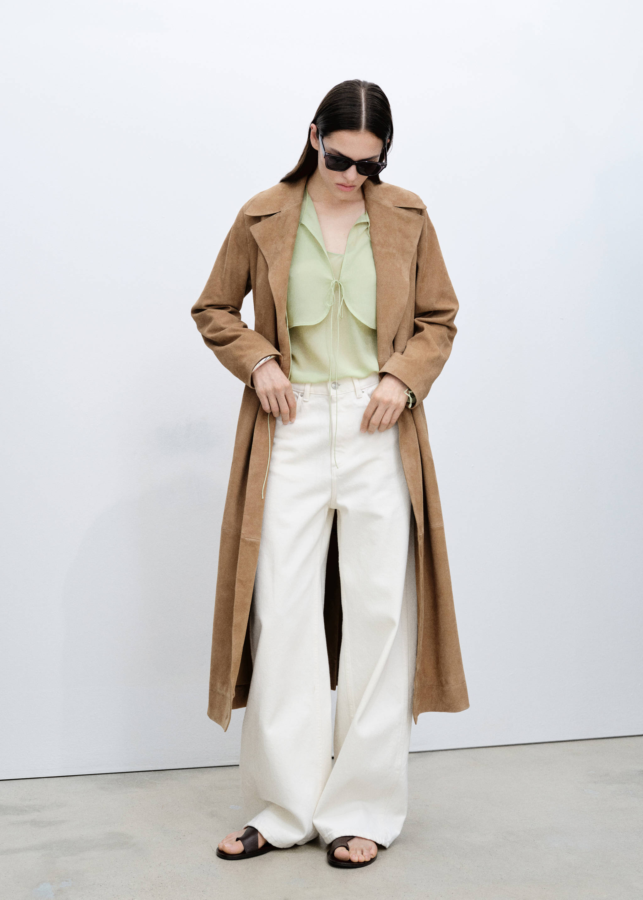 High-rise balloon jeans - General plane