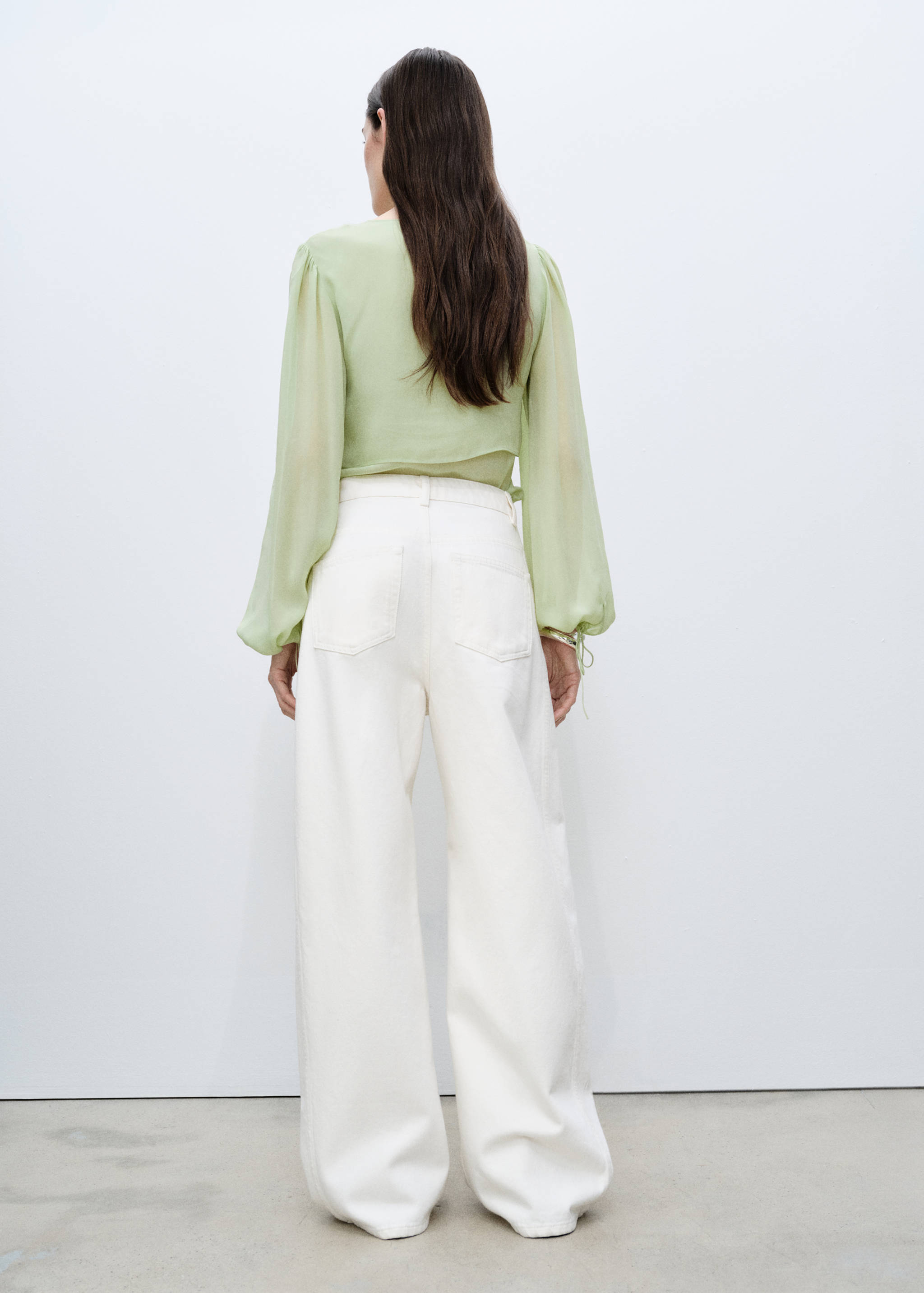 High-rise balloon jeans - Reverse of the article